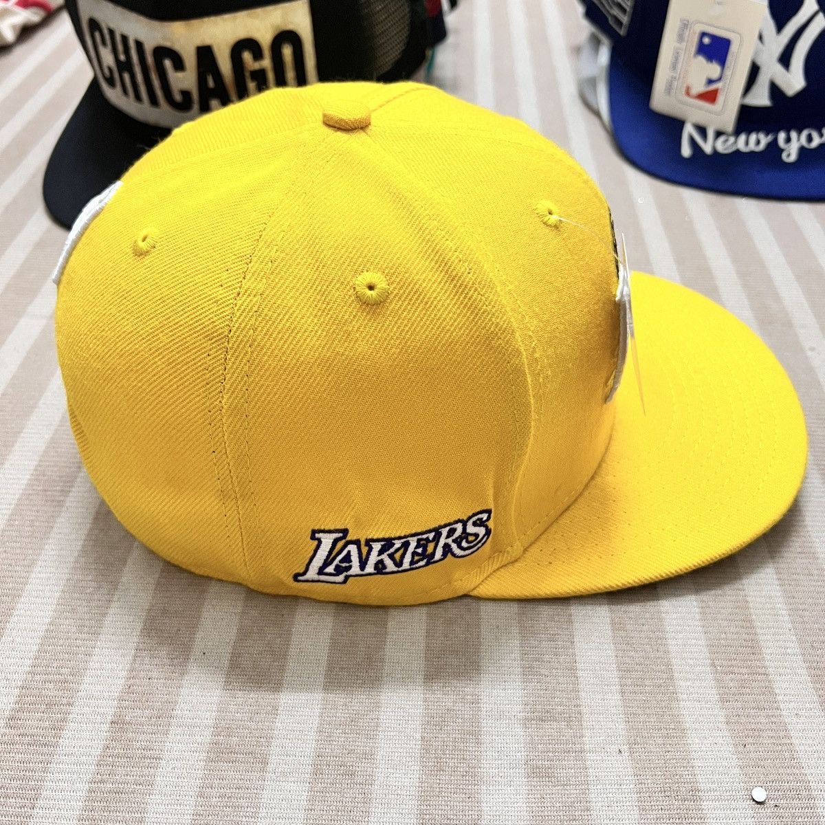 New Era LA Lakers Yellow Snapback Hat Cap Size ONE SIZE - 2 Thumbnail