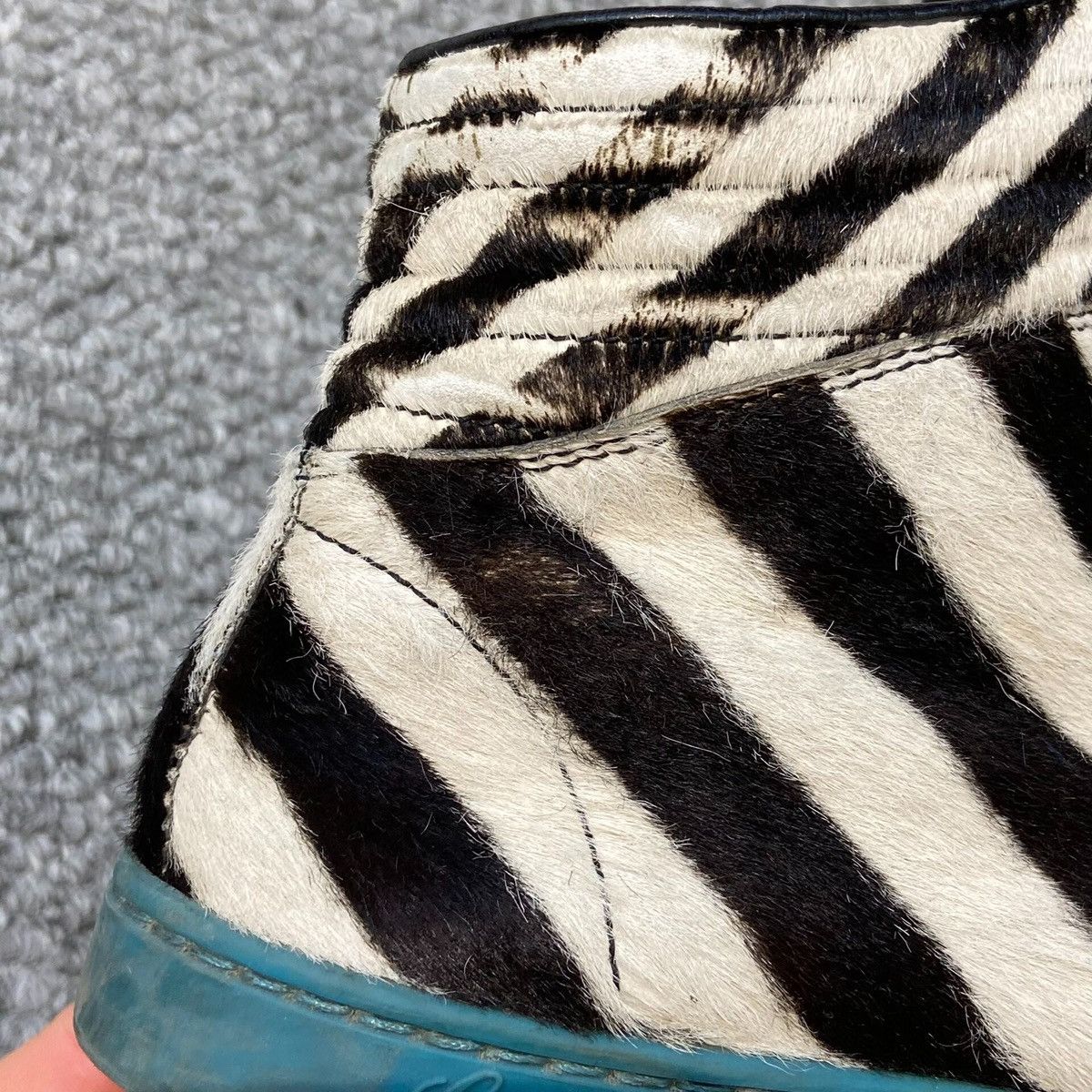 Gucci Gucci high-top sneakers with a black and white zebra Size US 7 / IT 37 - 7 Thumbnail