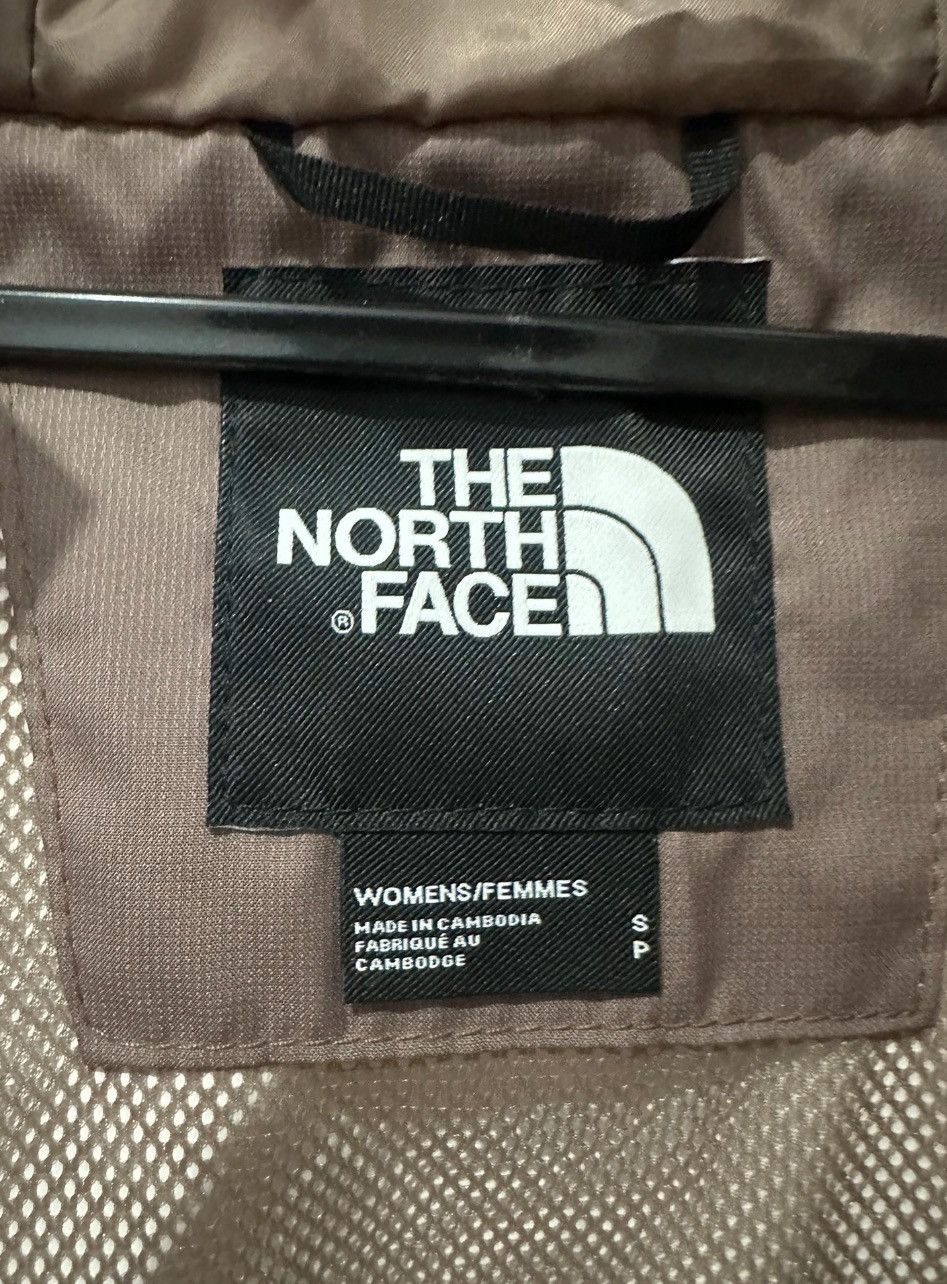 The North Face Short waterproof jacket The North Face Quest in taupe Size S / US 4 / IT 40 - 8 Thumbnail