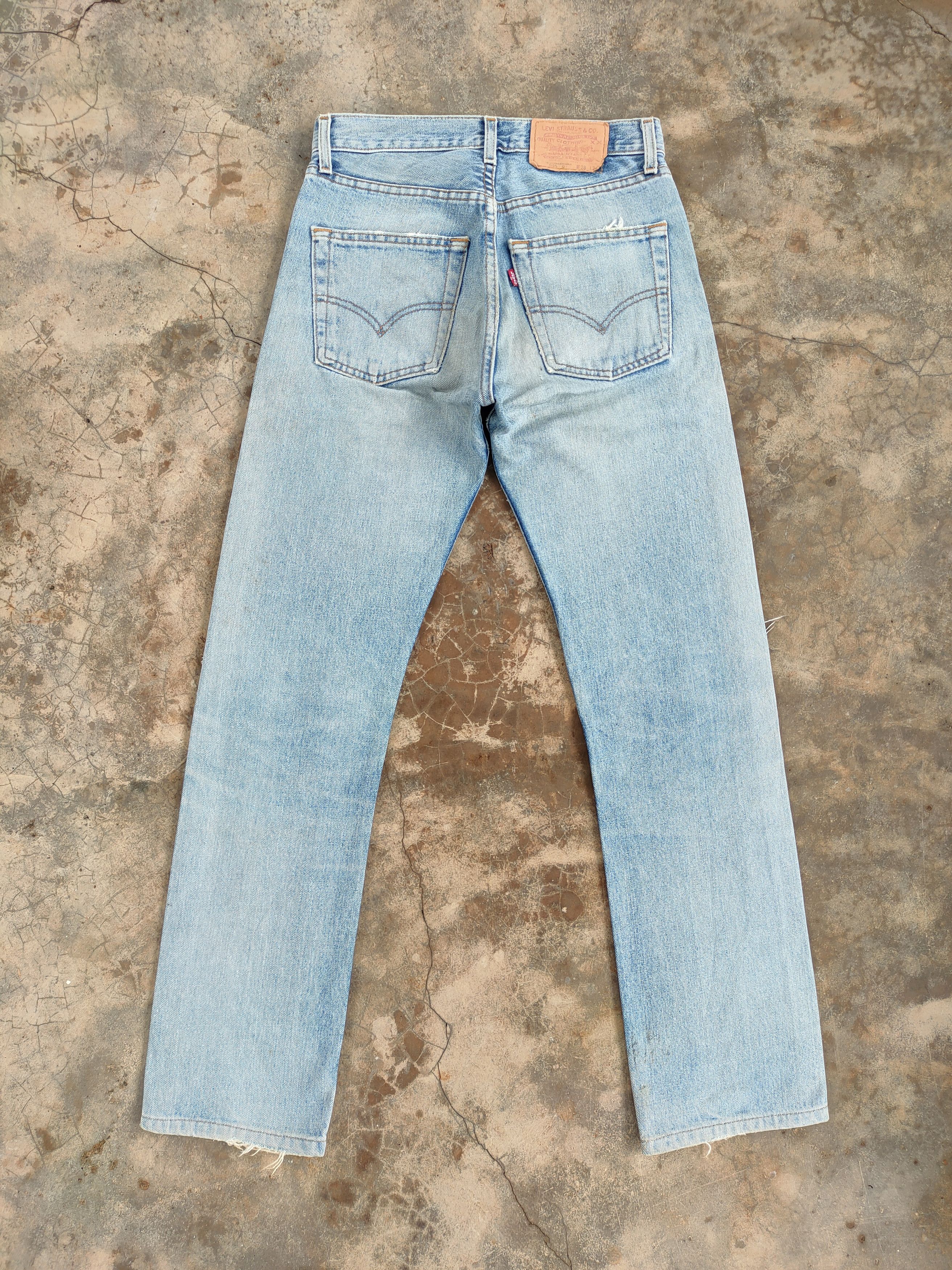 Levi's Vintage Clothing Vintage Levis 505 Faded Distressed denim jeans pants Size US 28 / EU 44 - 2 Thumbnail