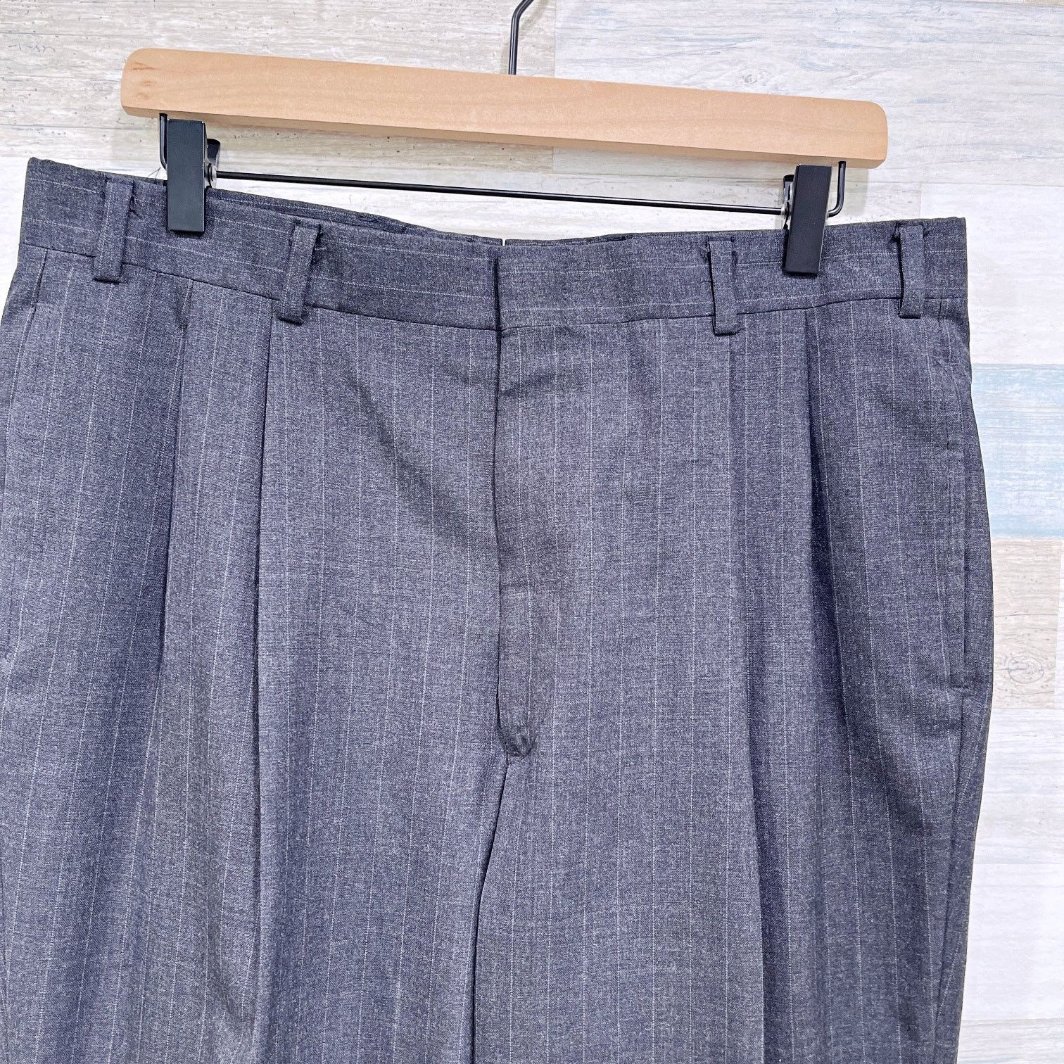 Brooks Brothers Brooks Brothers Wool Pinstripe Suit Gray Pleatetd 41R Size 40R - 10 Thumbnail