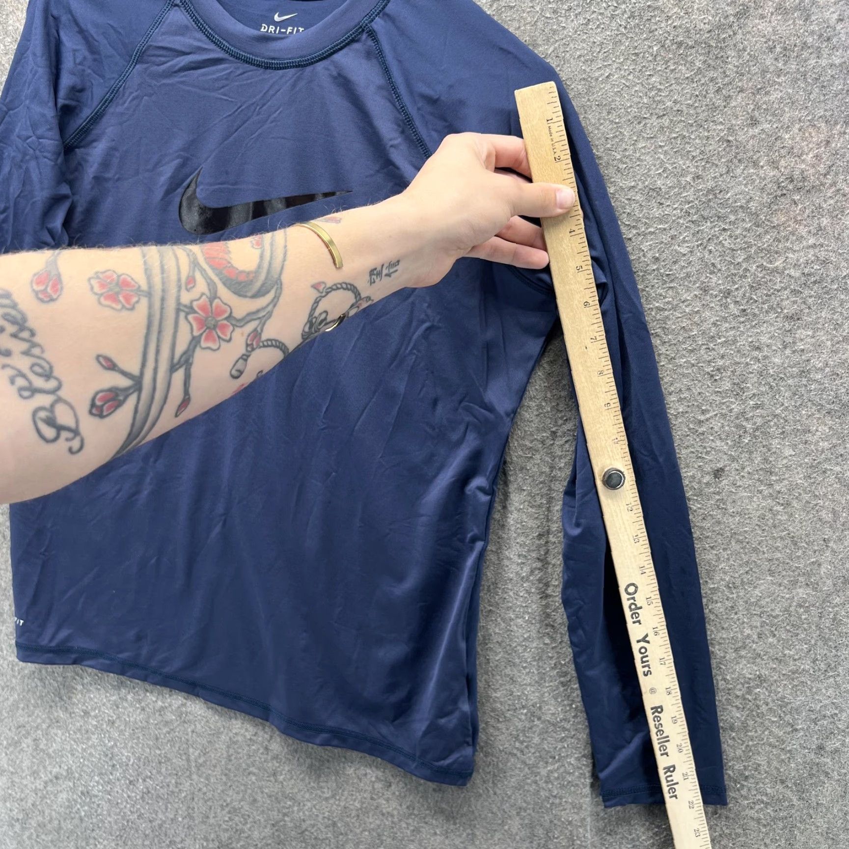 Nike Nike Swim Shirt Mens M Blue Dri-FIT Long Sleeve Rash Guard Size US M / EU 48-50 / 2 - 5 Thumbnail