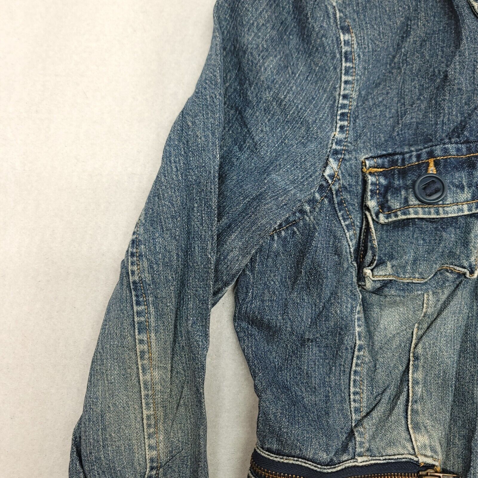 Old Navy Old Navy Casual Button Denim Jean Jacket Womens Size M Blue Size M / US 6-8 / IT 42-44 - 4 Thumbnail