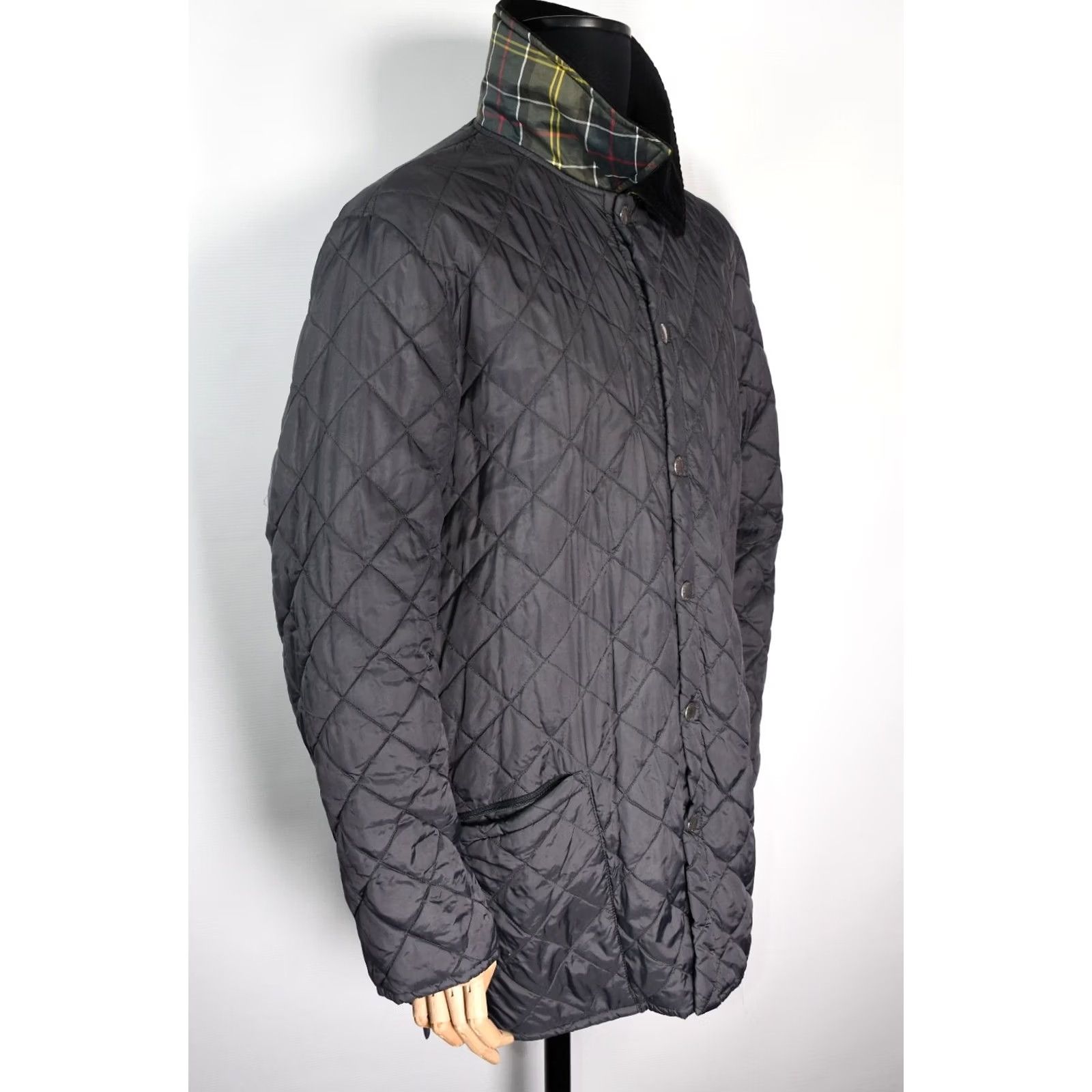 Barbour Barbour Gore-Tex Men's Quilted Jacket L Gray | Water Resistant, Casual, Regular Fit, 64cm Chest, 85cm Back Length Size US L / EU 52-54 / 3 - 4 Thumbnail