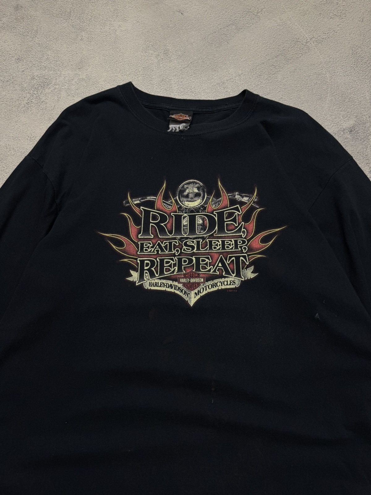 Harley Davidson Vintage FIre 🔥Ride Motorcycle Harley Davidson Long-Sleeve Size US XL / EU 56 / 4 - 3 Thumbnail