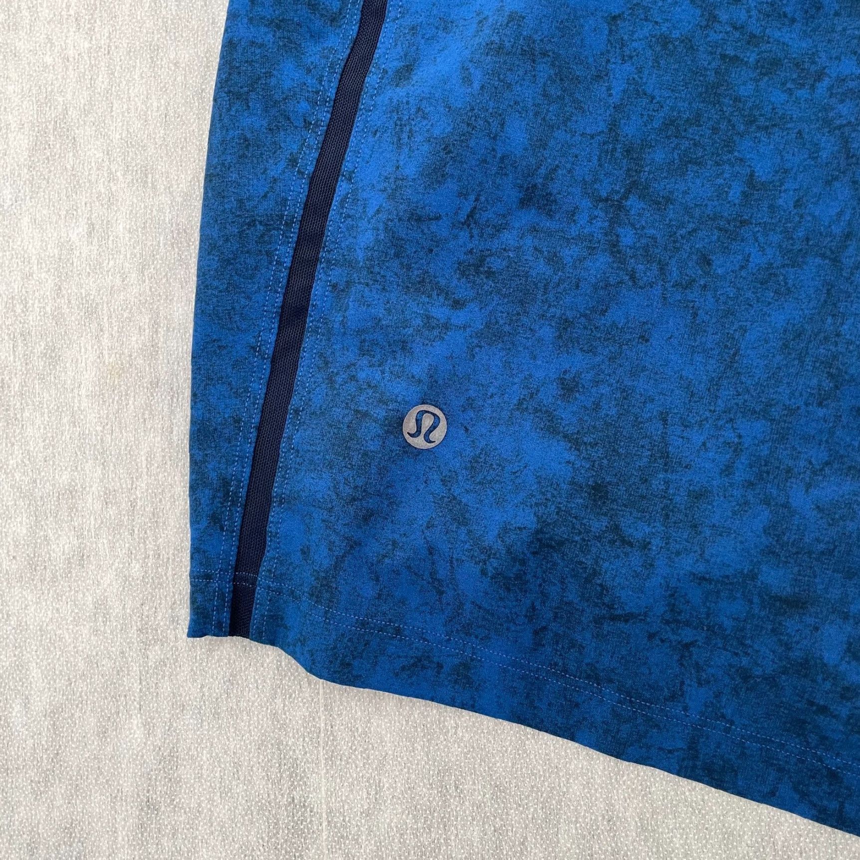 Lululemon VINTAGE Lululemon Shorts Men Small Active Drawstring PACE Breaker Gym Running 90s Blue Size US 29 - 3 Thumbnail