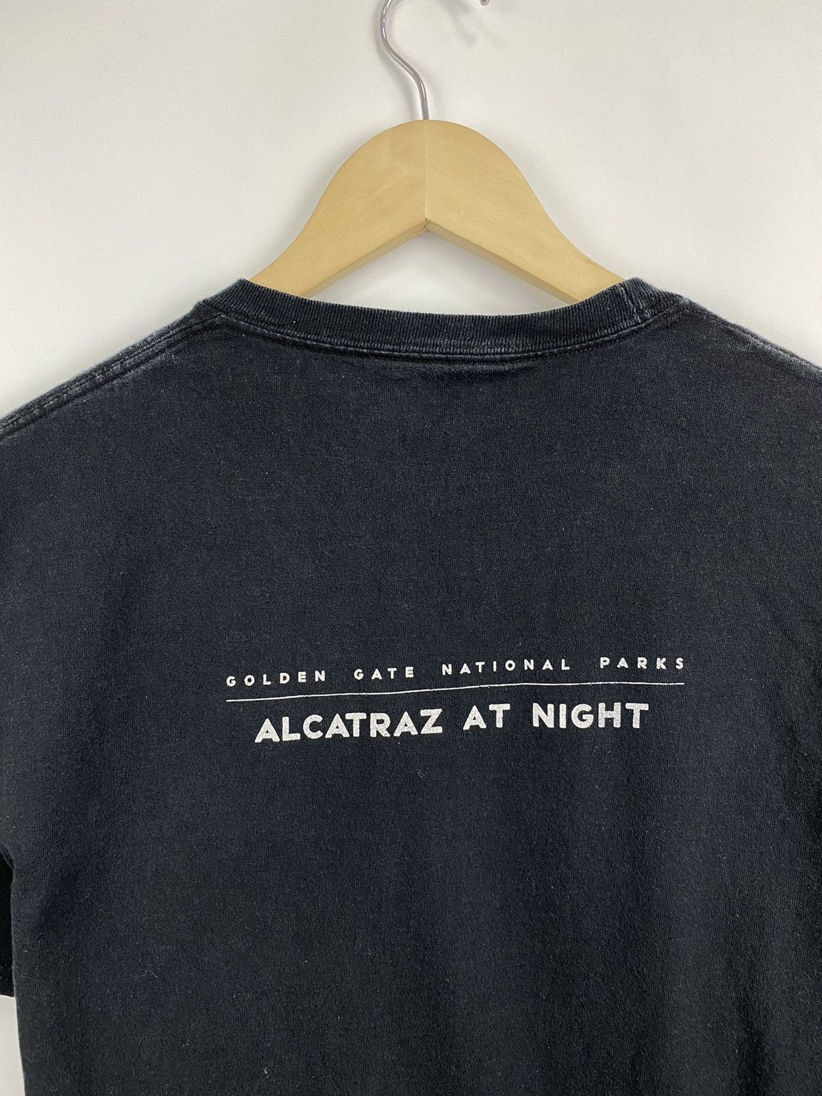 Hanes Vintage 90s Alcatraz Golden Gate National Parks t-shirt rare Size US M / EU 48-50 / 2 - 7 Thumbnail