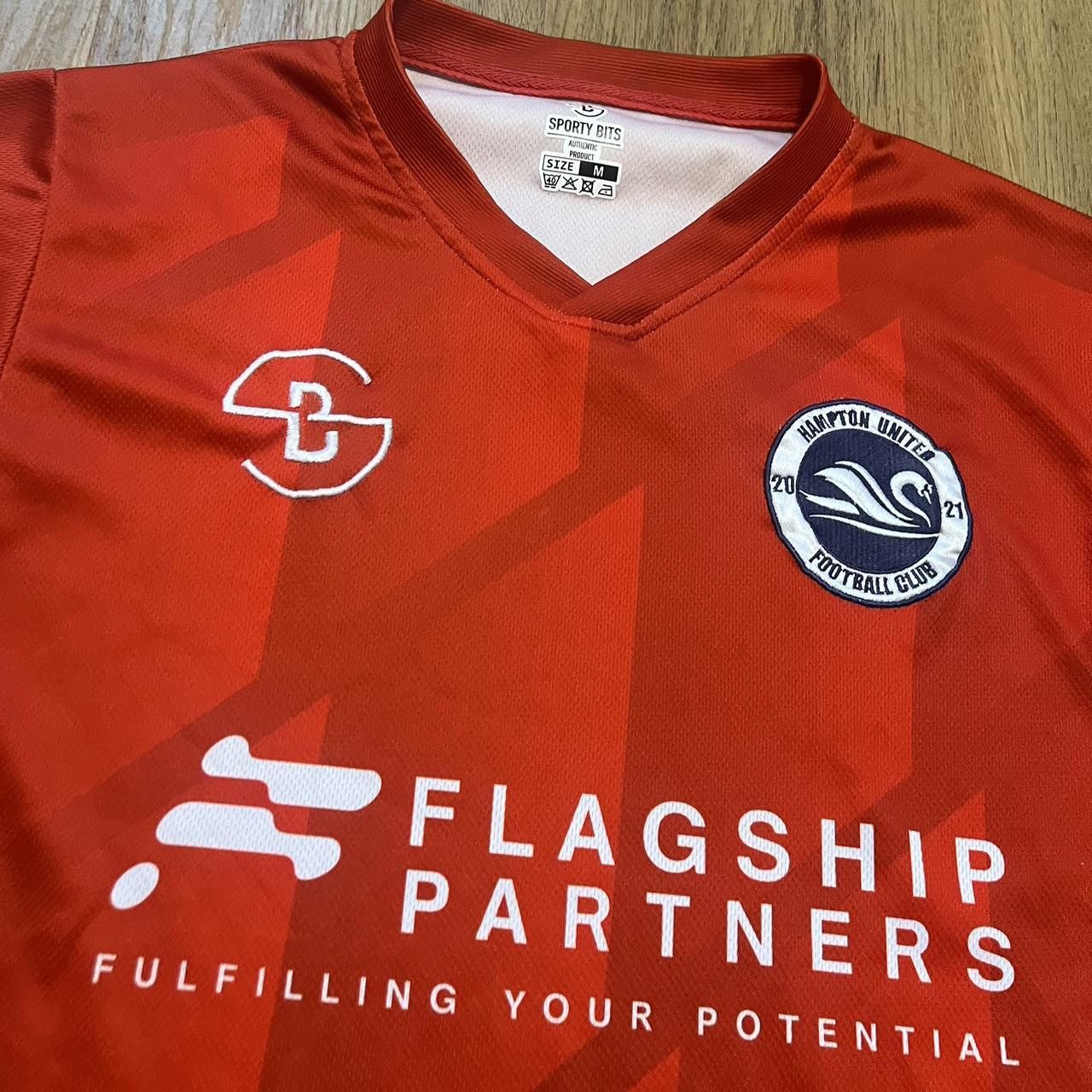 Other Hampton Sporty Bits Football Red and white shirt England Size US M / EU 48-50 / 2 - 3 Thumbnail