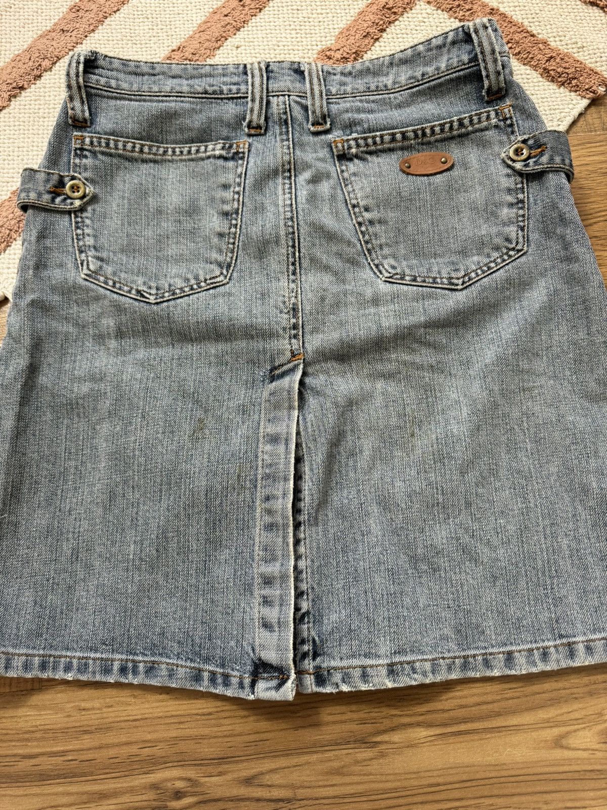 Dolce & Gabbana VINTAGE DOLCE&GABBANA WASHED DENIM MIDI SKIRT Size 26" / US 2 / IT 38 - 7 Thumbnail