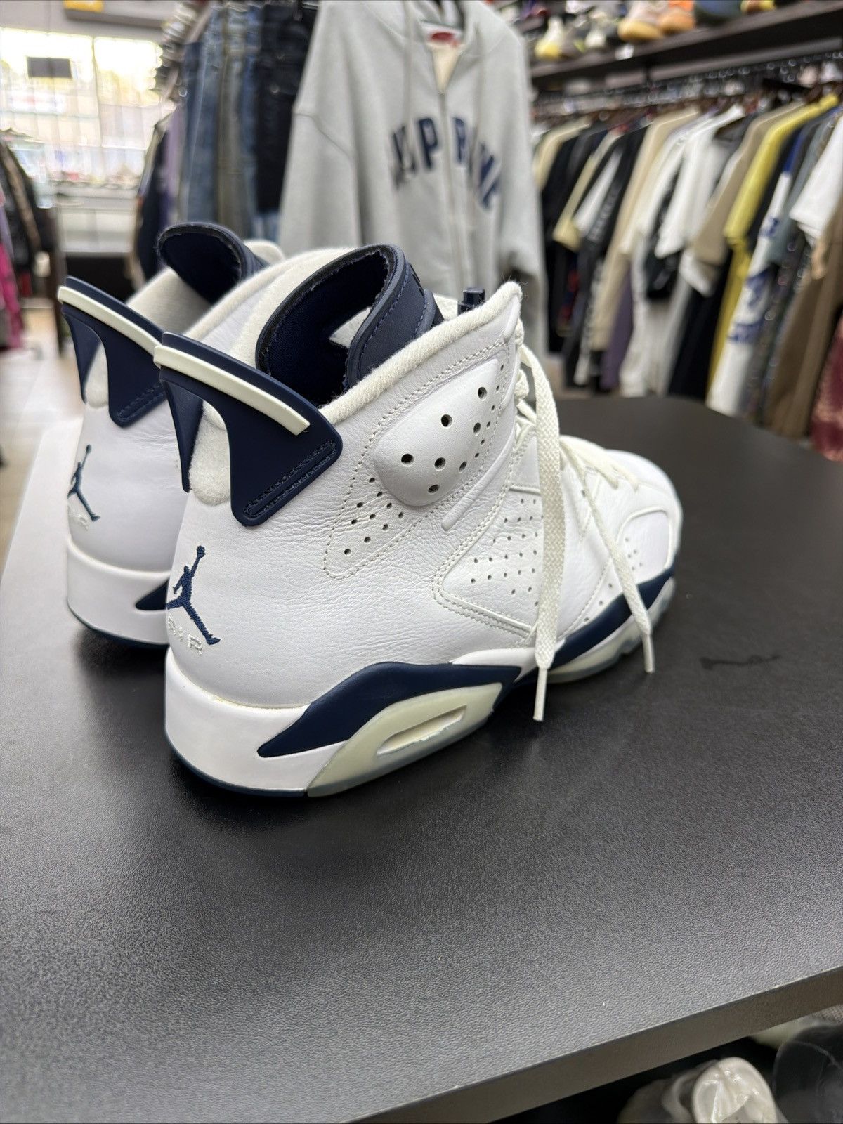 Jordan Brand Air Jordan 6 Retro White/Midnight Navy Men's Size 10 Size US 10 / EU 43 - 19 Thumbnail