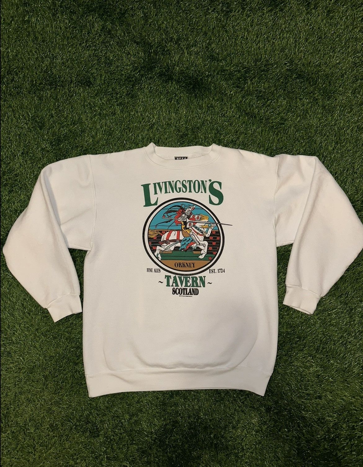 Vintage Vintage Livingstons Tavern Scotland 1990 Crewneck Size Large Size US L / EU 52-54 / 3 - 1 Thumbnail