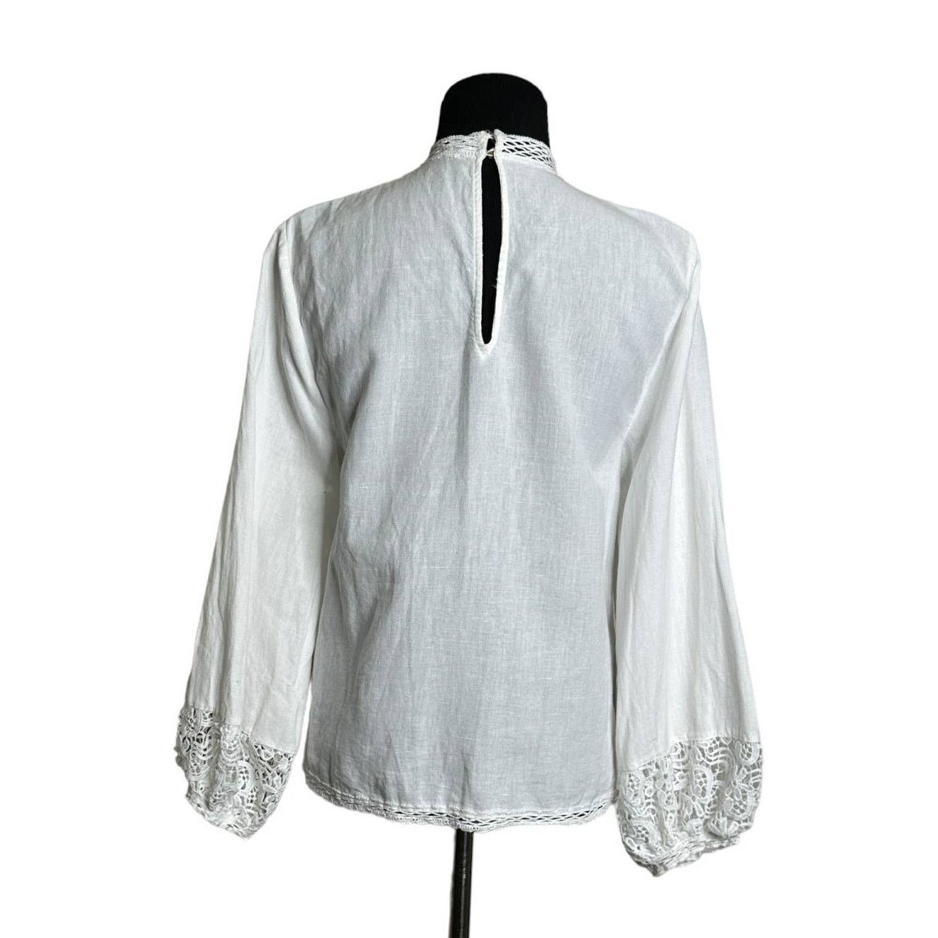 Zara Zara white eyelet long sleeves blouse size Small Size S / US 4 / IT 40 - 2 Thumbnail