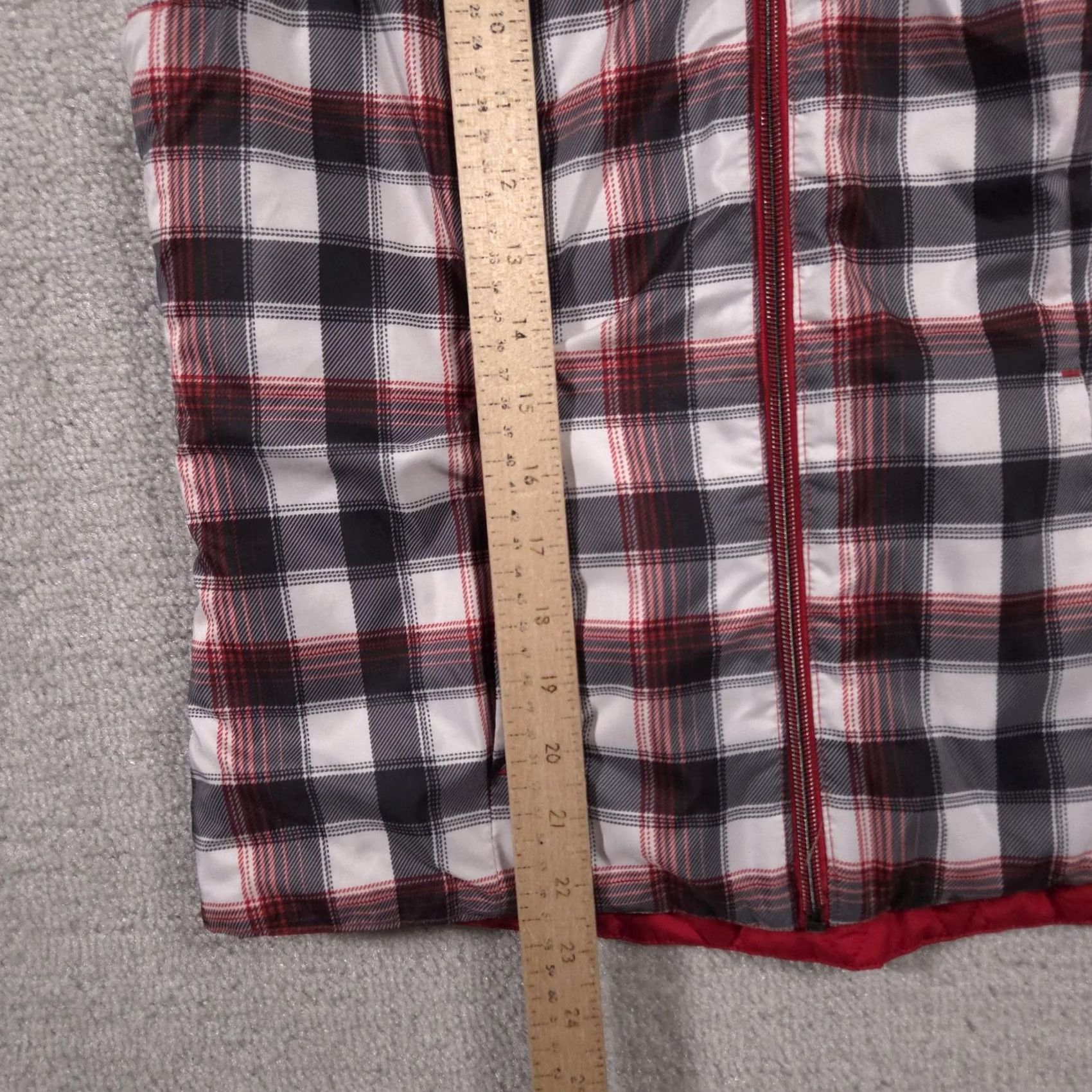 Vintage VINTAGE? No. Christopher & Banks Vest Womens Petite Small Red Plaid Reversible Quilted Puffer Size S / US 4 / IT 40 - 5 Thumbnail