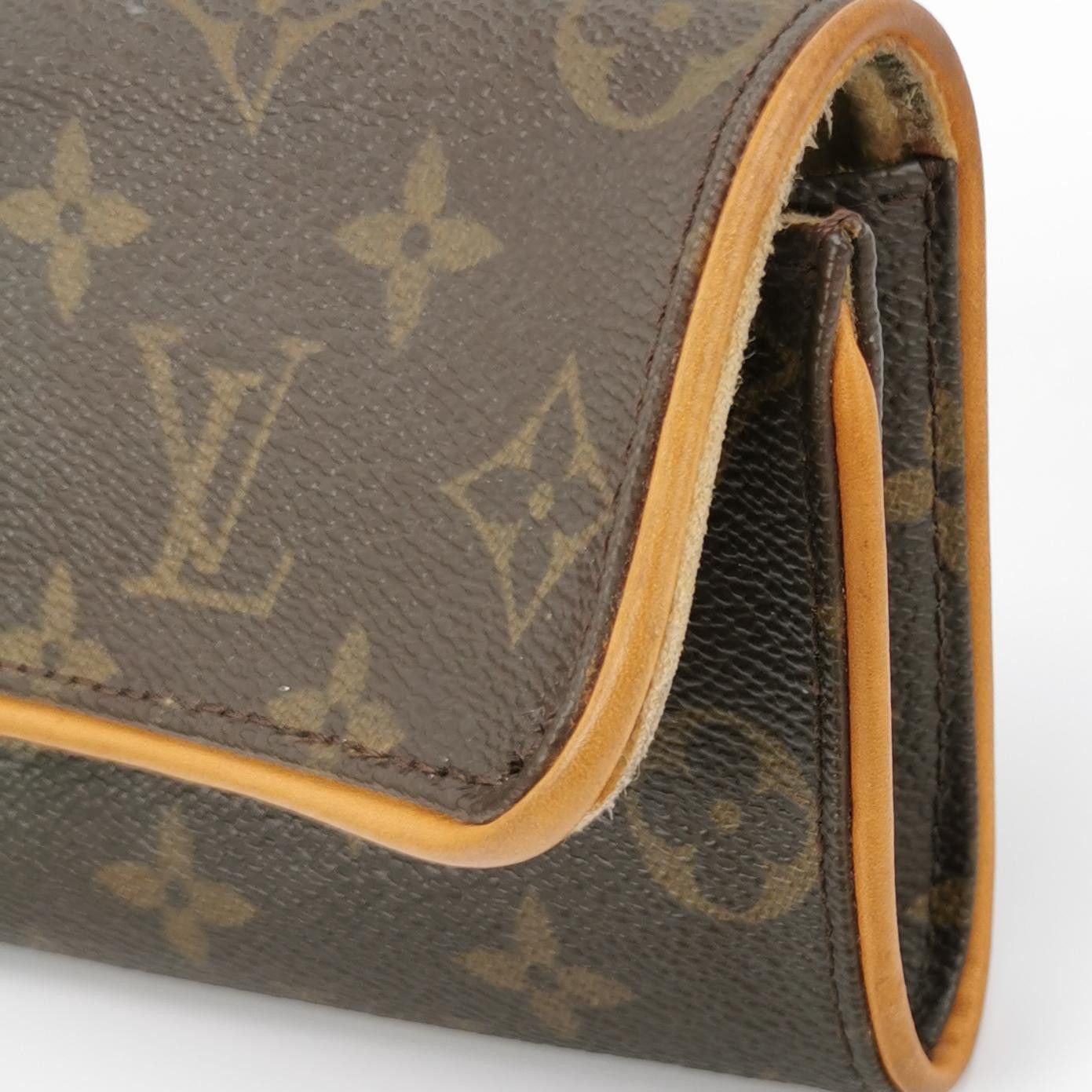Louis Vuitton Louis Vuitton (LV) Twin Vegetable Tanned Leather Monogram P Size ONE SIZE - 9 Thumbnail