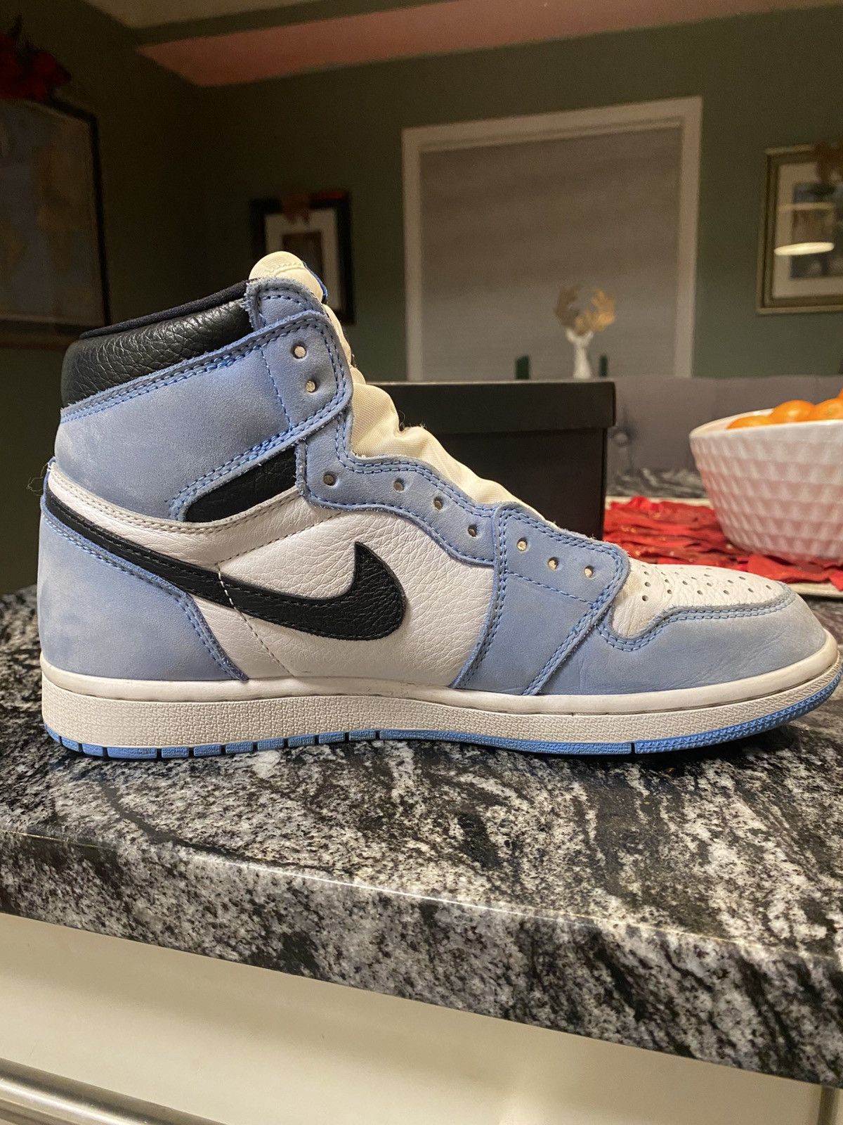 Jordan Brand × Nike Air Jordan 1 Retro High OG University Blue Size US 8.5 / EU 41-42 - 4 Thumbnail