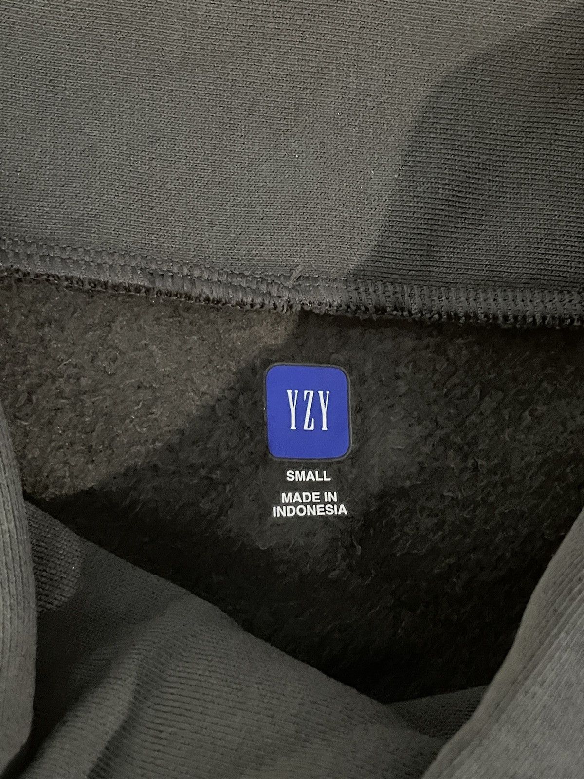 Balenciaga × Gap × Kanye West Yeezy Gap Balenciaga High Neck Distressed Mockneck Sweater Size US S / EU 44-46 / 1 - 5 Thumbnail