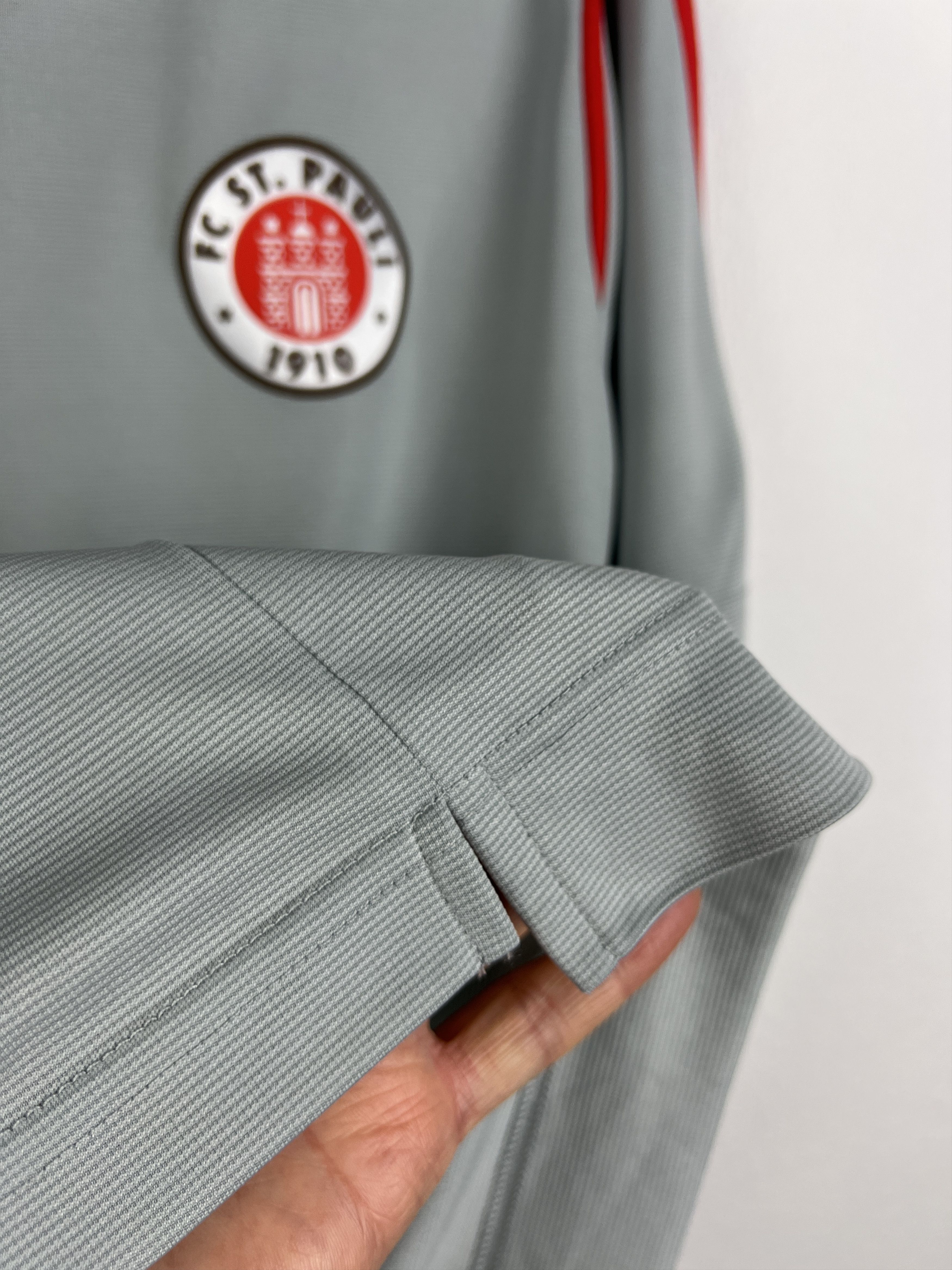 Vintage St Pauli 2022 Di!y Football Train Shirt Soccer Jersey Trikot Size US M / EU 48-50 / 2 - 5 Thumbnail