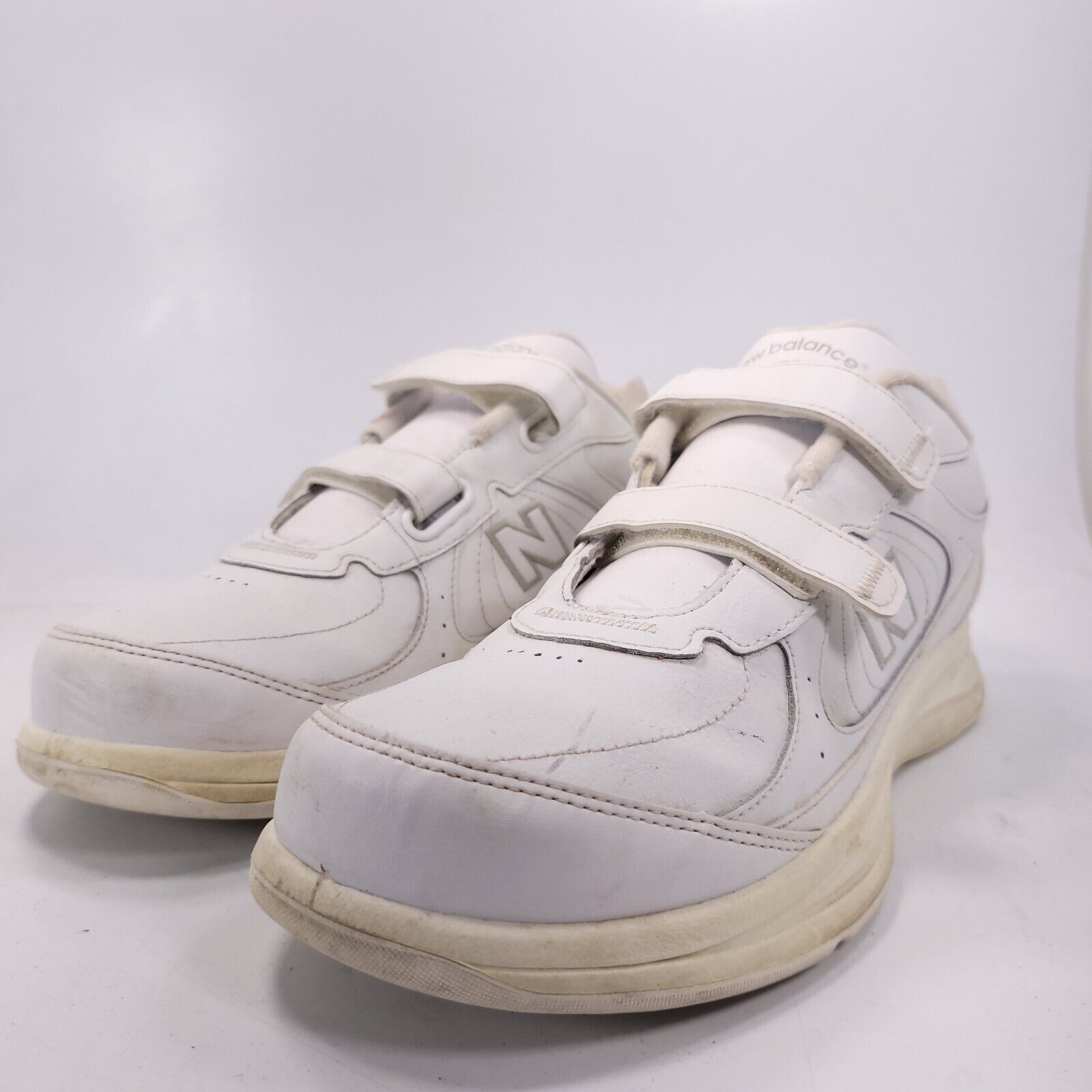 New Balance New Balance 577 Athletic Shoe Mens Size 10.5 D MW577VW White Size US 10.5 / EU 43-44 - 1 Thumbnail