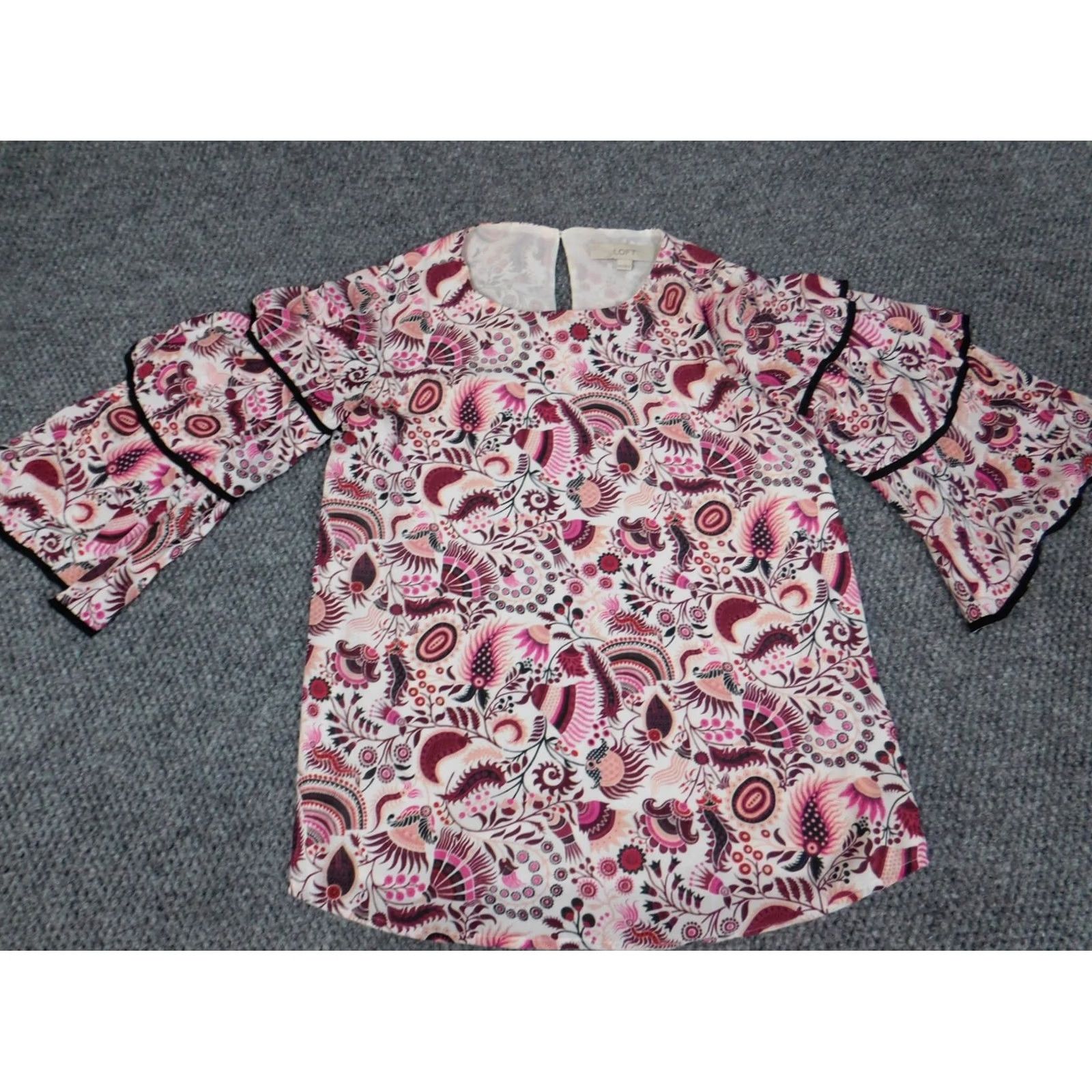 Ann Taylor Loft Ann Taylor Loft Blouse Women's 2XS Red Floral Bell Sleeve Crew Neck Pullover Size XXS / US 00 / IT 34 - 2 Thumbnail
