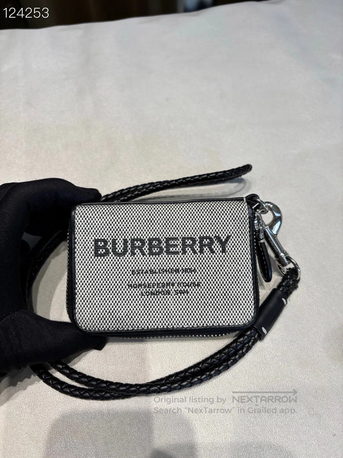 Burberry Burberry Strap Card Holder Coin Purse. Size ONE SIZE - 1 Thumbnail