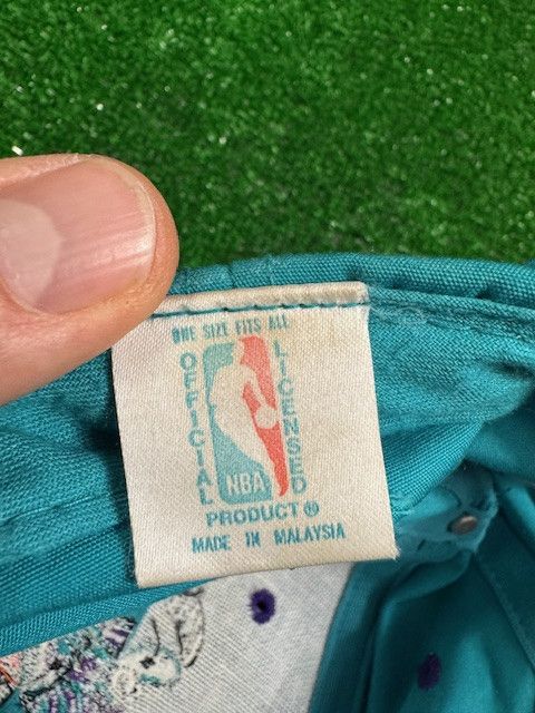 Logo 7 × NBA × Vintage Vintage Charlotte Hornets NBA Logo 7 Cap Size ONE SIZE - 4 Thumbnail