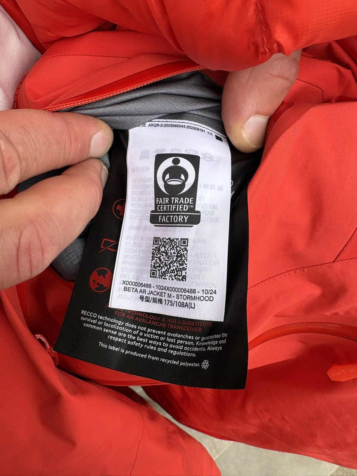 Arc'teryx Beta AR Size US L / EU 52-54 / 3 - 7 Thumbnail