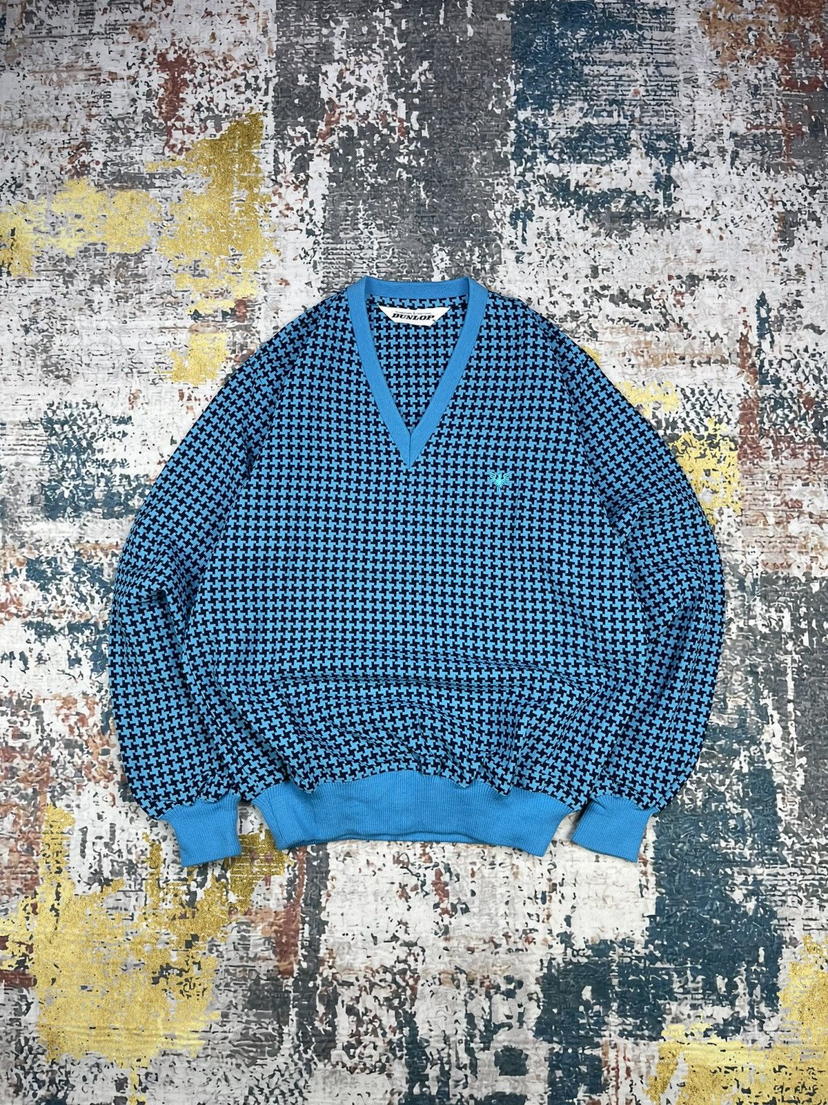 Dunlop Vintage DUNLOP Vivid Blue V-Neck Sweater Size US M / EU 48-50 / 2 - 1 Thumbnail