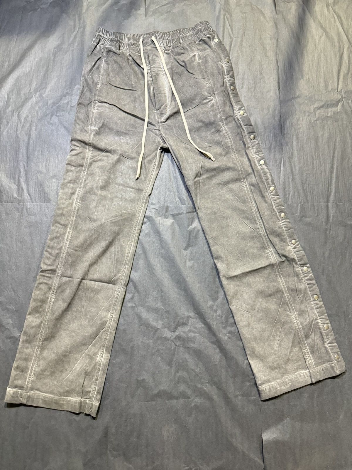image of Rick Owens Drkshdw Rick Owens Men Denim Pusher Pants in Dark Dust (Size 32)