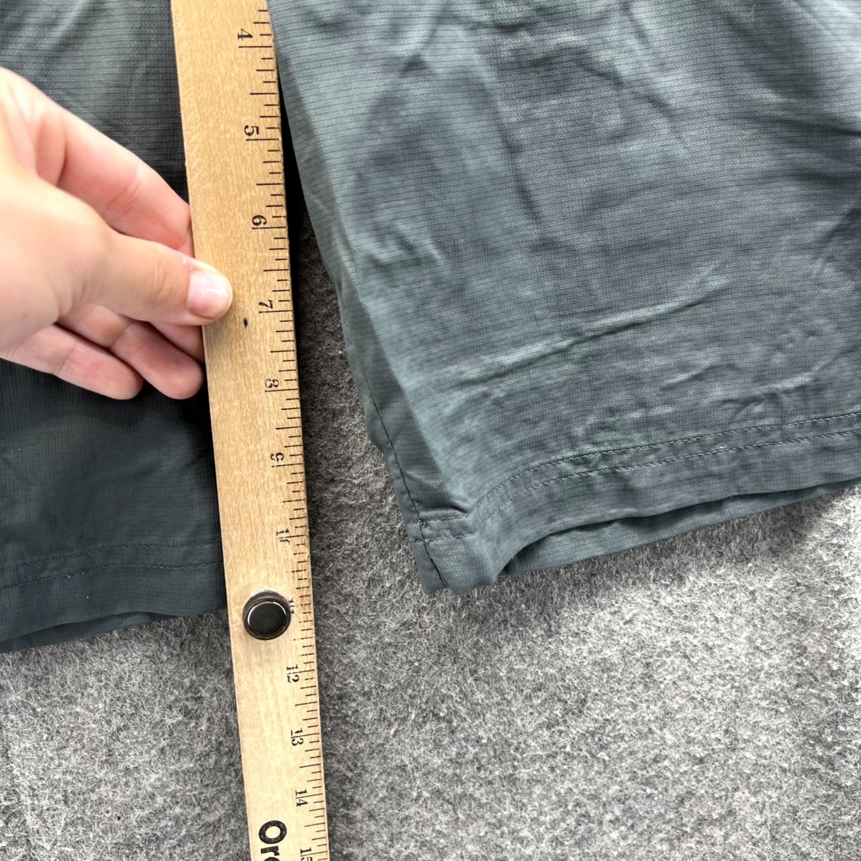 Vintage Columbia Sportswear Shorts Womens 6 Gray Cargo Omni-Shade Hiking Outdoor VTG Size 28" / US 6 / IT 42 - 4 Thumbnail