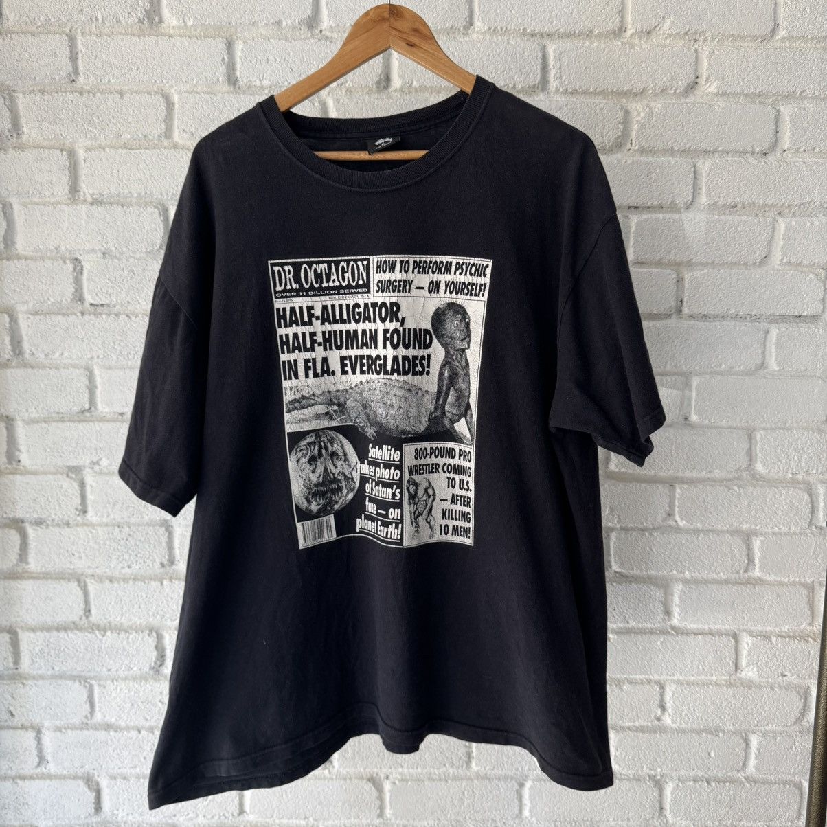 Stussy 19’s Stussy x Dr Octagon Tabloids Tee Size US XL / EU 56 / 4 - 1 Thumbnail