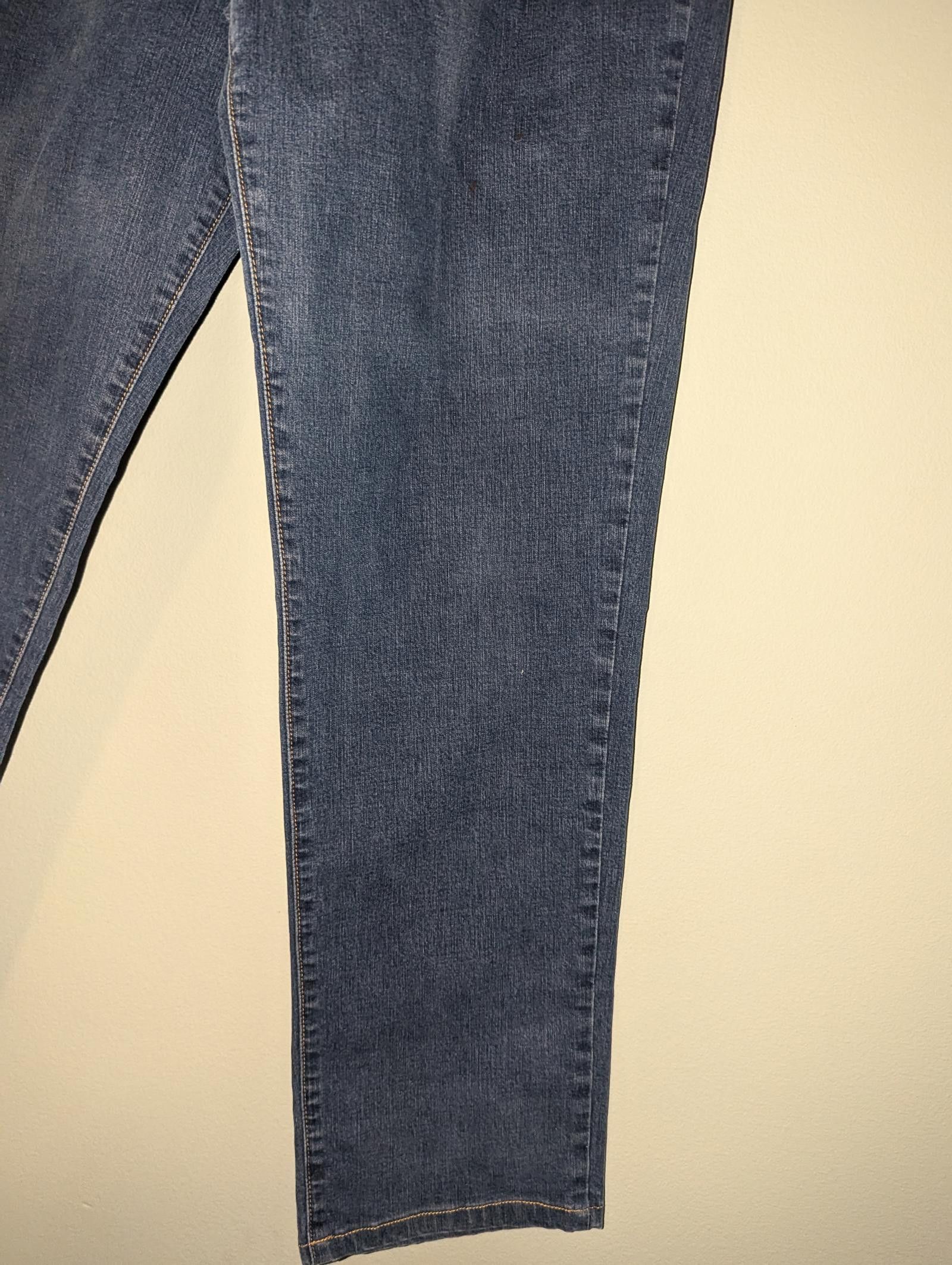 Faconnable Faconnable Vintage Light Wash Jeans Stylish Size 12 Long Size 34" / US 12 / IT 48 - 3 Thumbnail