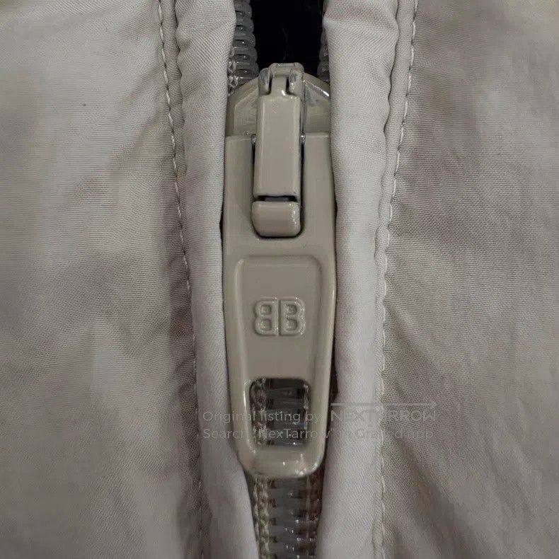 Balenciaga Balenciaga Double Hook Boomerang Bread Down Jacket Beige Size XS / US 0-2 / IT 36-38 - 7 Thumbnail