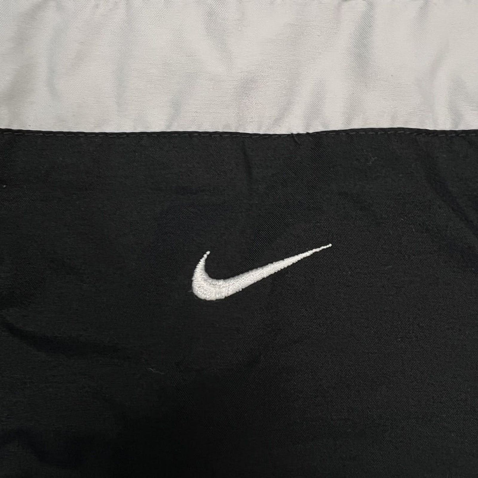Nike × Vintage Nike Sportswear Jacket XL Swoosh Zip Outdoor Windbreaker Size US XL / EU 56 / 4 - 2 Thumbnail