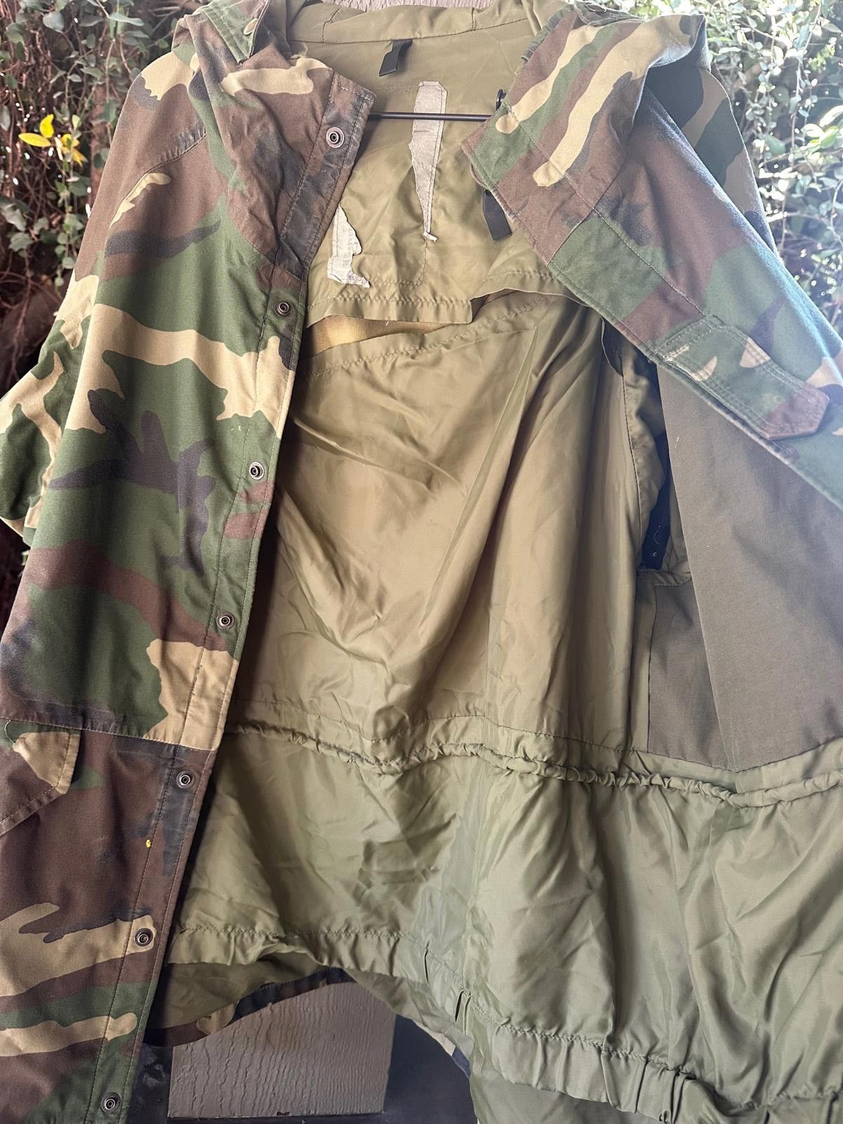 Designer Vintage U.S. Woodland Camo M81 Military Field Jacket Hooded Size US M / EU 48-50 / 2 - 4 Thumbnail