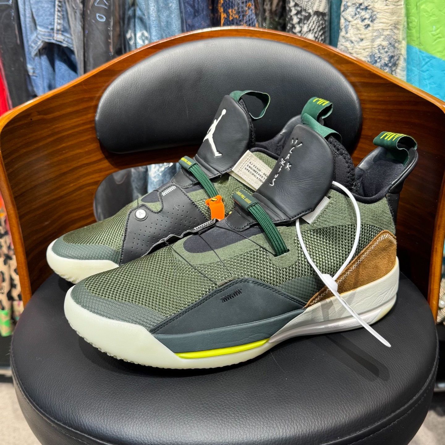 Nike Nike AJ33 Collab Green Lowtop Sneakers 10.5 Men Size US 10.5 / EU 43-44 - 1 Thumbnail