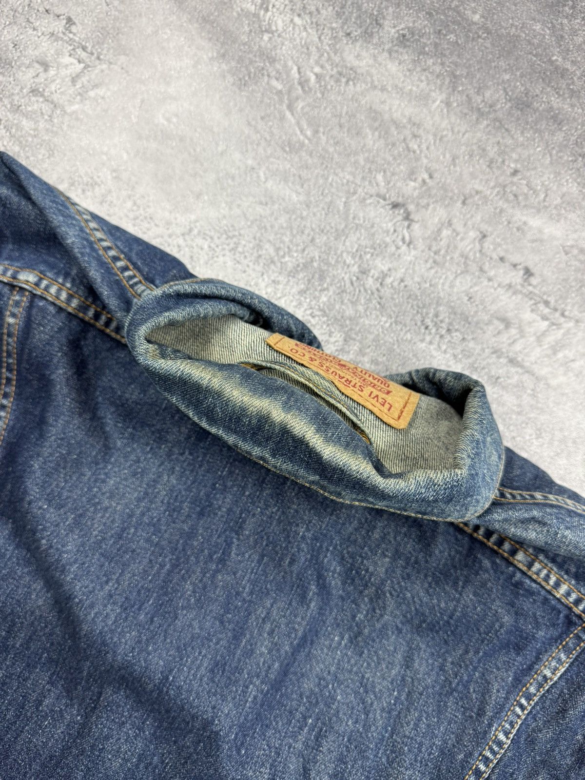 Levi's Vintage 90’s Levi’s Denim Trucker Jacket 70503 04 Size US XL / EU 56 / 4 - 21 Thumbnail