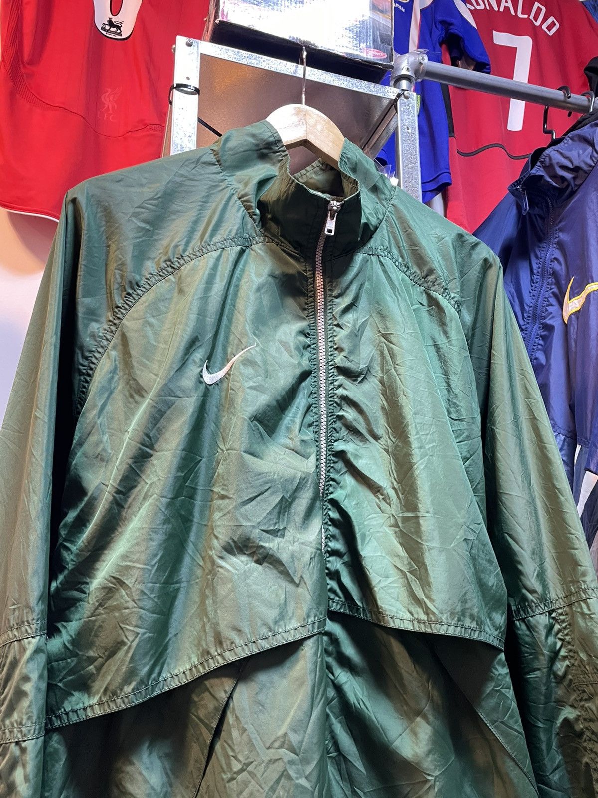 Nike Vintage Nike Windbreaker Jacket Size US L / EU 52-54 / 3 - 2 Thumbnail