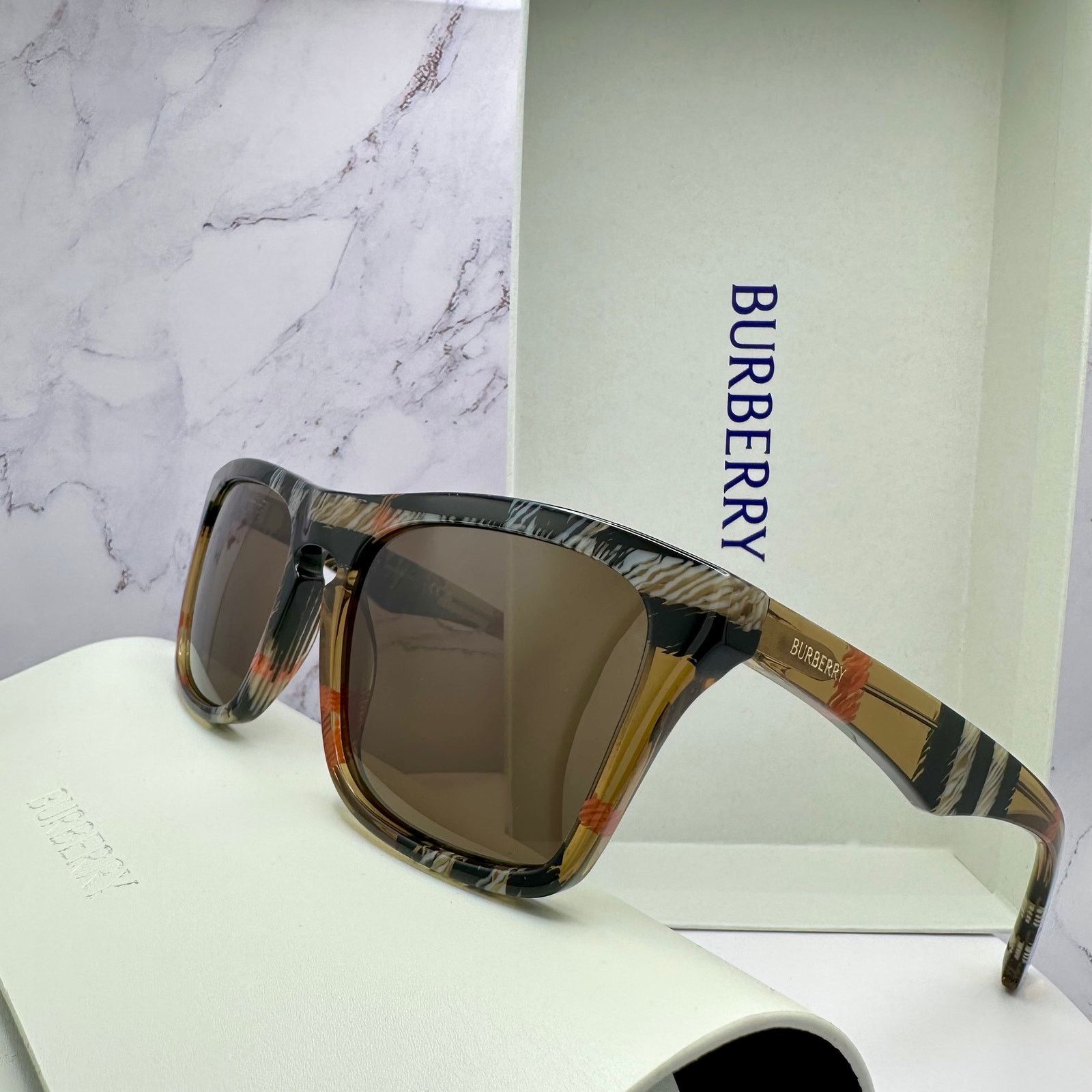 Burberry New Burberry Sunglasses Brown Black Square Classic Check Size ONE SIZE - 15 Thumbnail