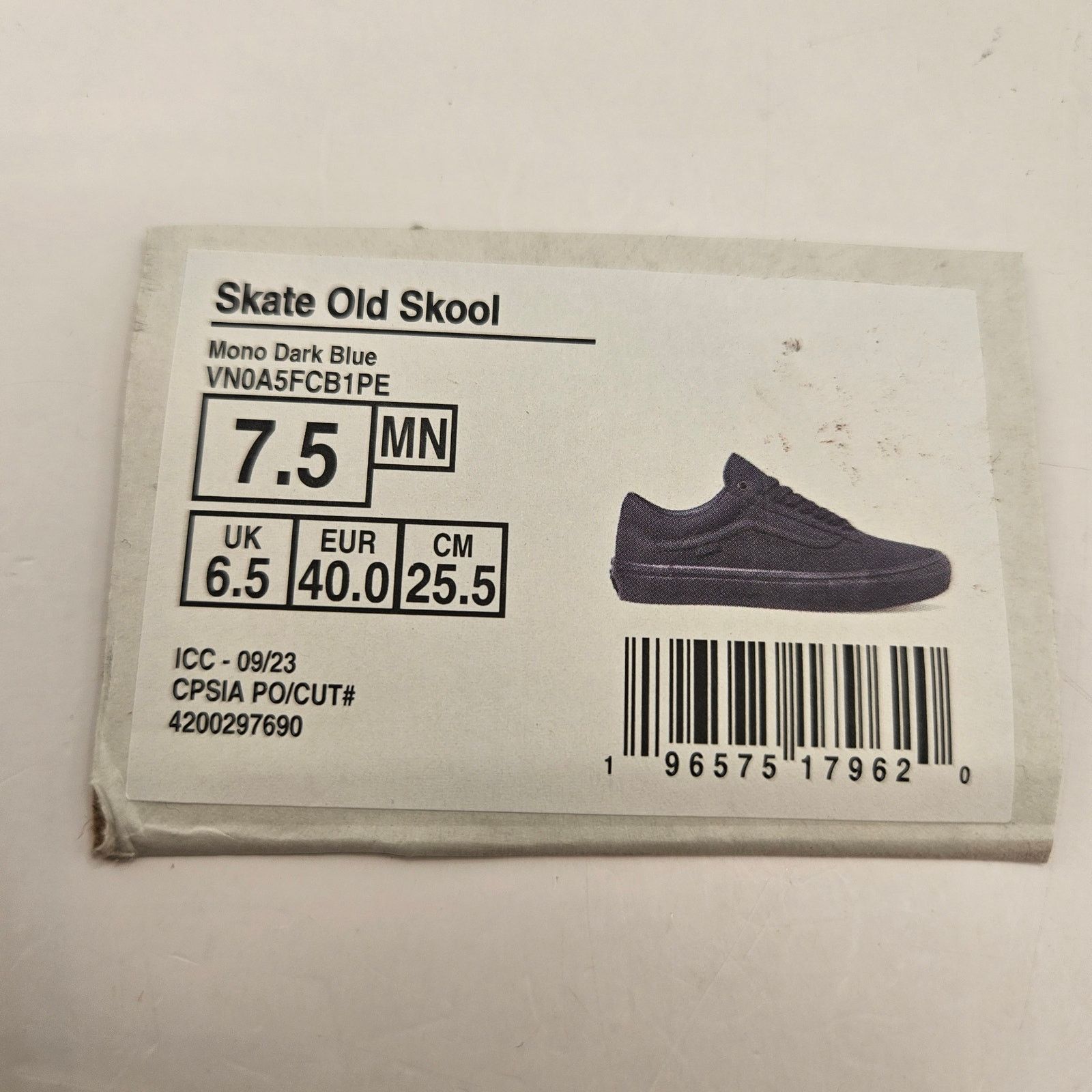 Vans VANS MEN'S 7.5 SKATE OLD SKOOL MONO DARK BLUE NWOB Size US 7.5 / EU 40-41 - 2 Thumbnail