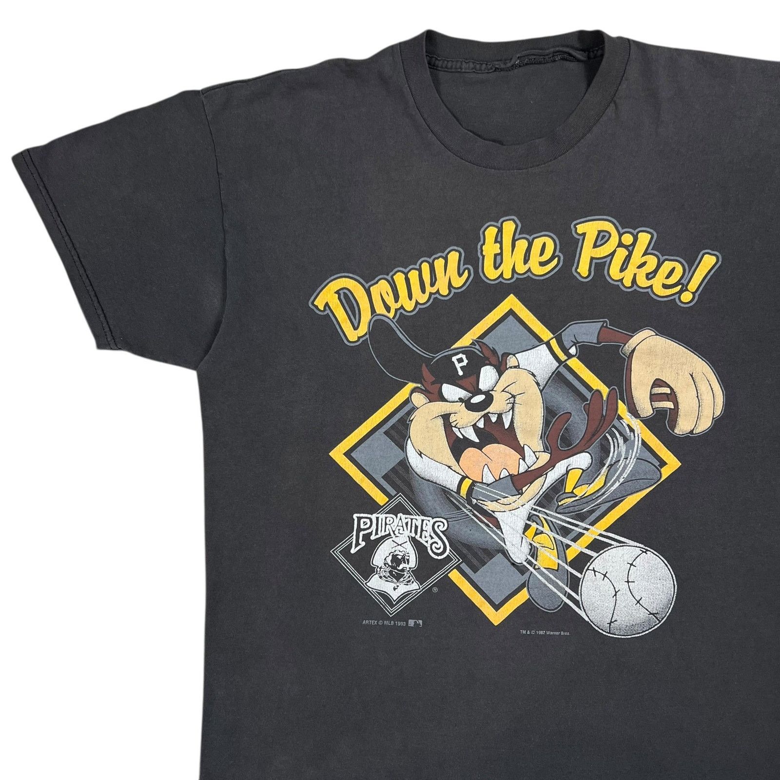 MLB × Vintage 90s Pittsburgh Pirates Looney Tunes Tasmanian Devil faded t Size US L / EU 52-54 / 3 - 4 Thumbnail