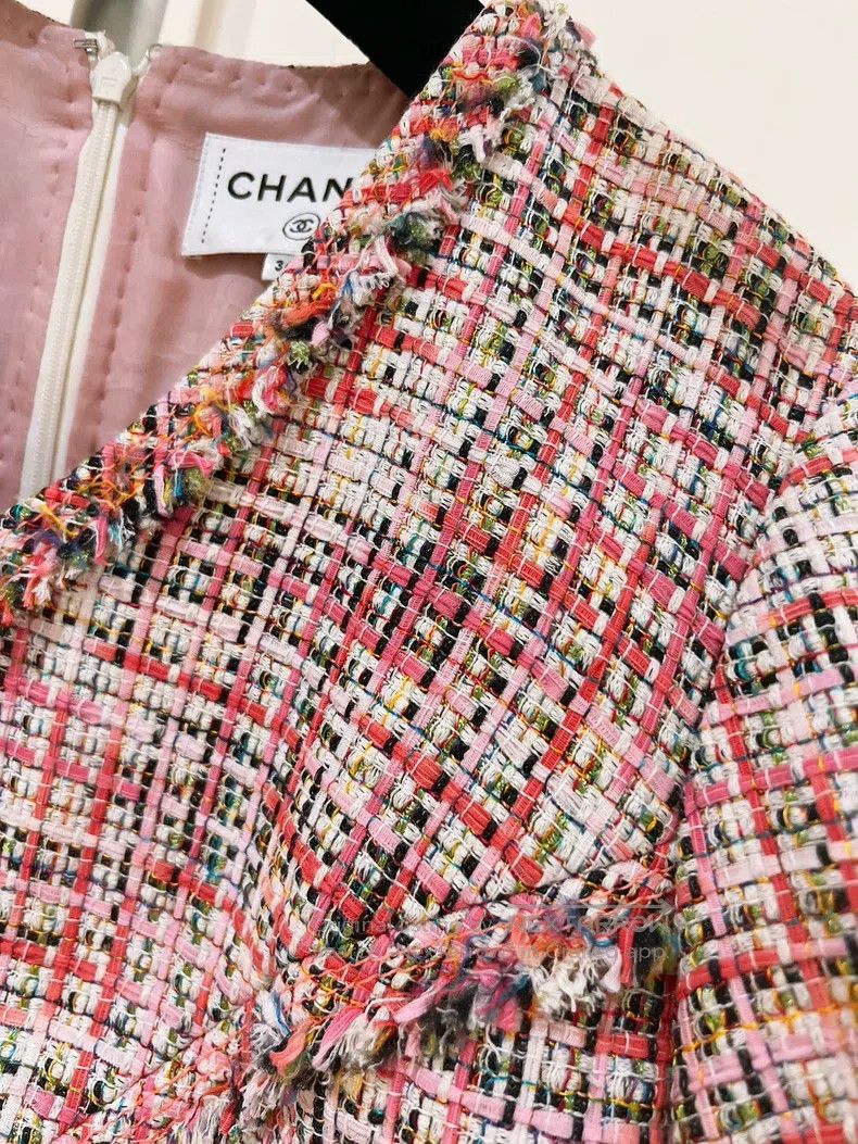 Chanel Chanel 17 colourful knitted dress Xiaoxiang V-neck fur-edg Size XS / US 0-2 / IT 36-38 - 3 Thumbnail