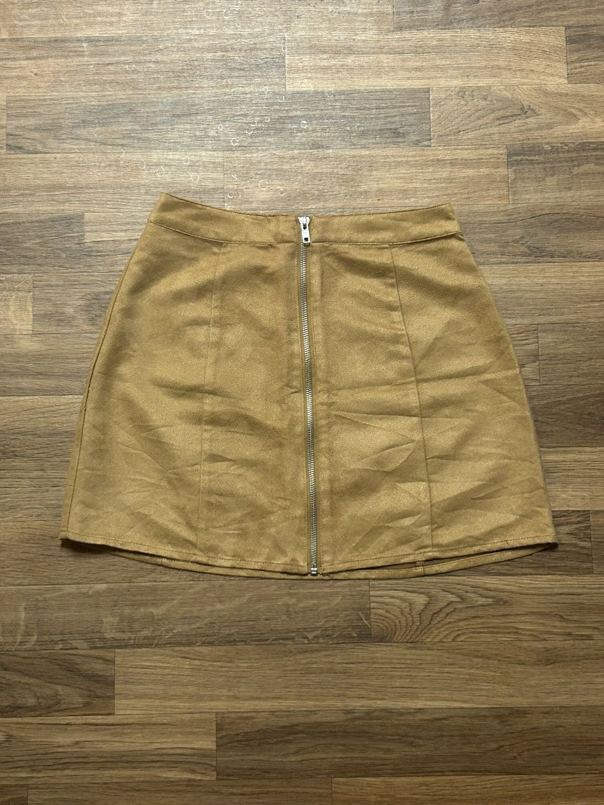 Forever 21 Forever 21 brown tan faux suede mini skirt with zipper Size 26" / US 2 / IT 38 - 1 Thumbnail