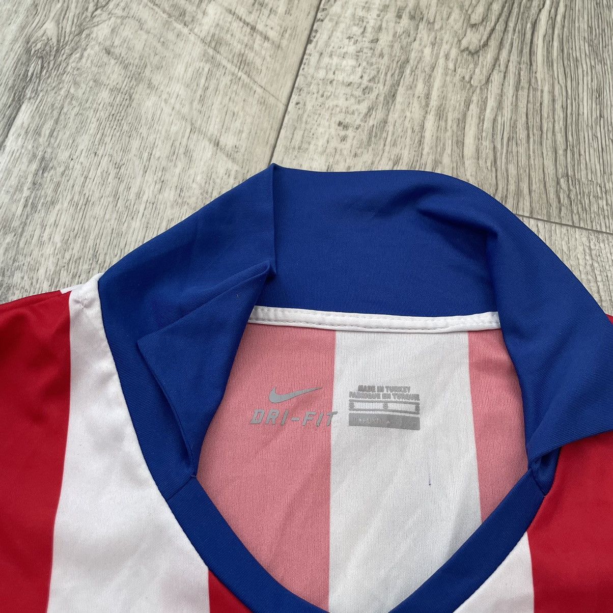 Nike Nike Azerbaijan jersey tee shirt soccer Atletico Madrid Size US S / EU 44-46 / 1 - 3 Thumbnail