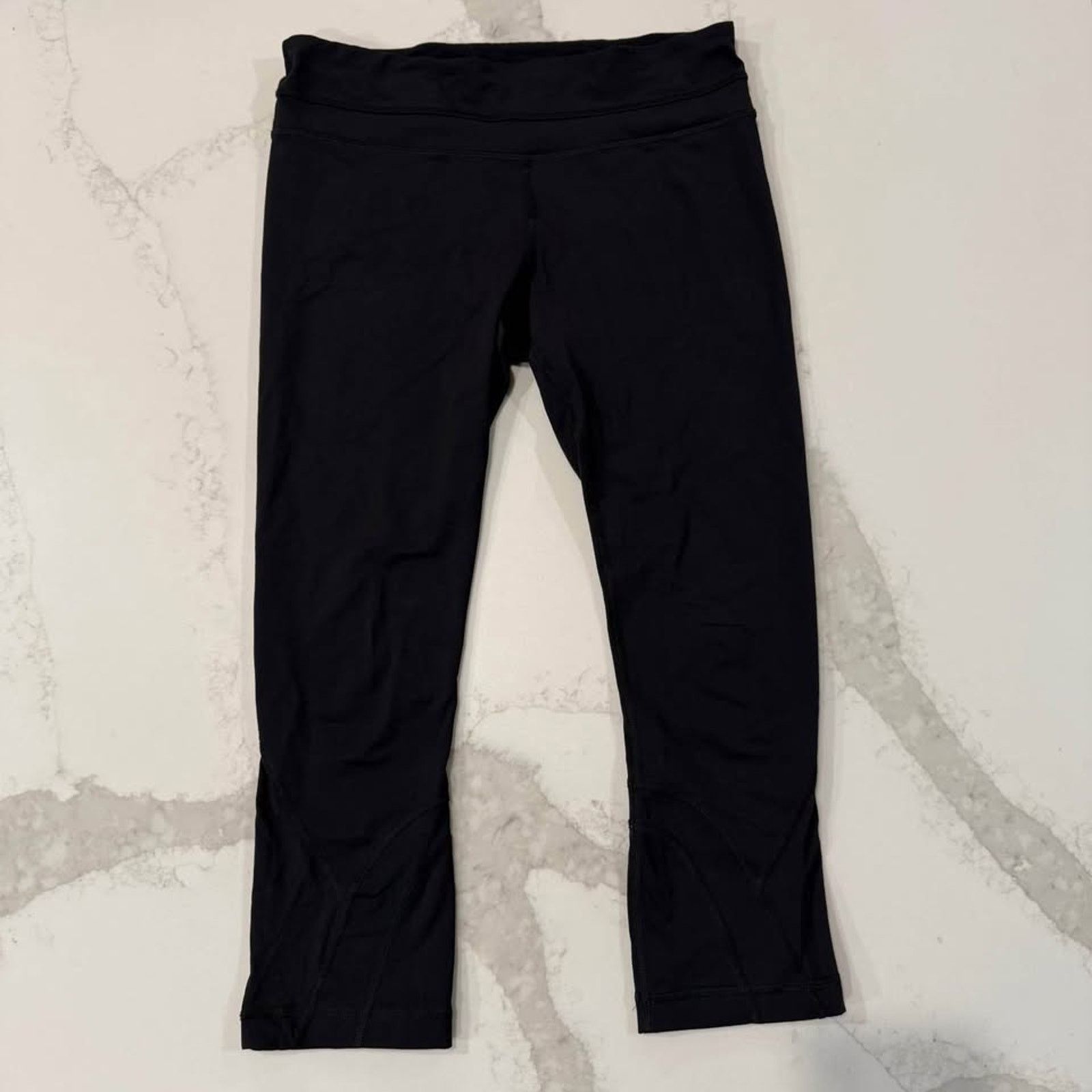 Lululemon Lululemon Cropped Leggings Black Mid Rise Women’s Size 6 Size 28" / US 6 / IT 42 - 1 Thumbnail