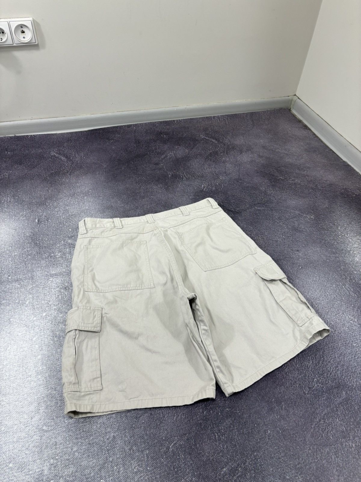 Vintage Vintage Wrangler Y2K Beige Utility Hype Baggy Cargo Shorts Size US 36 / EU 52 - 13 Thumbnail