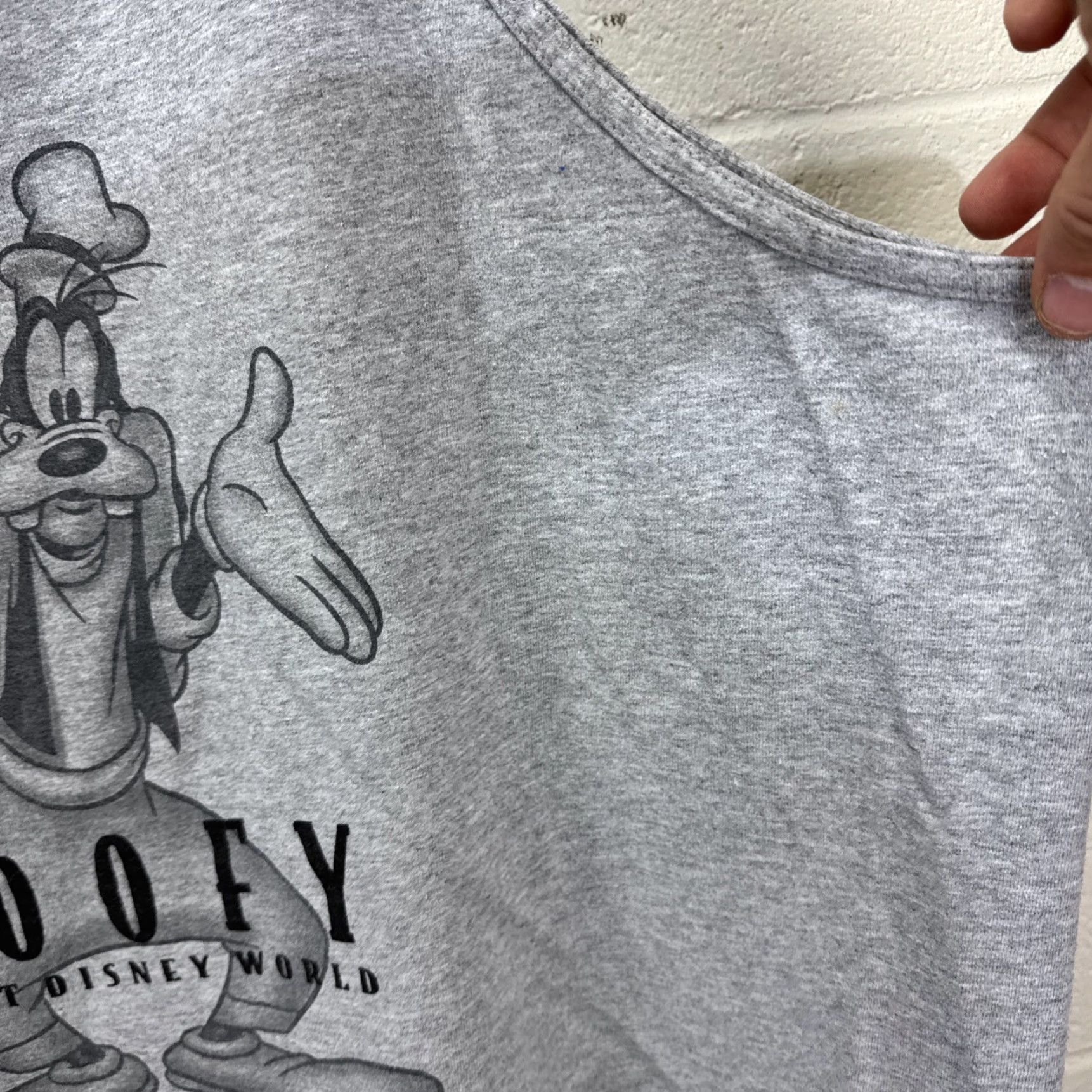 Disney VINTAGE Walt Disney World GOOFY Tank Top Shirt 2XL Adult Gray Mickey Pluto Donald Goofy 2000s USA Mens Size US XXL / EU 58 / 5 - 7 Thumbnail
