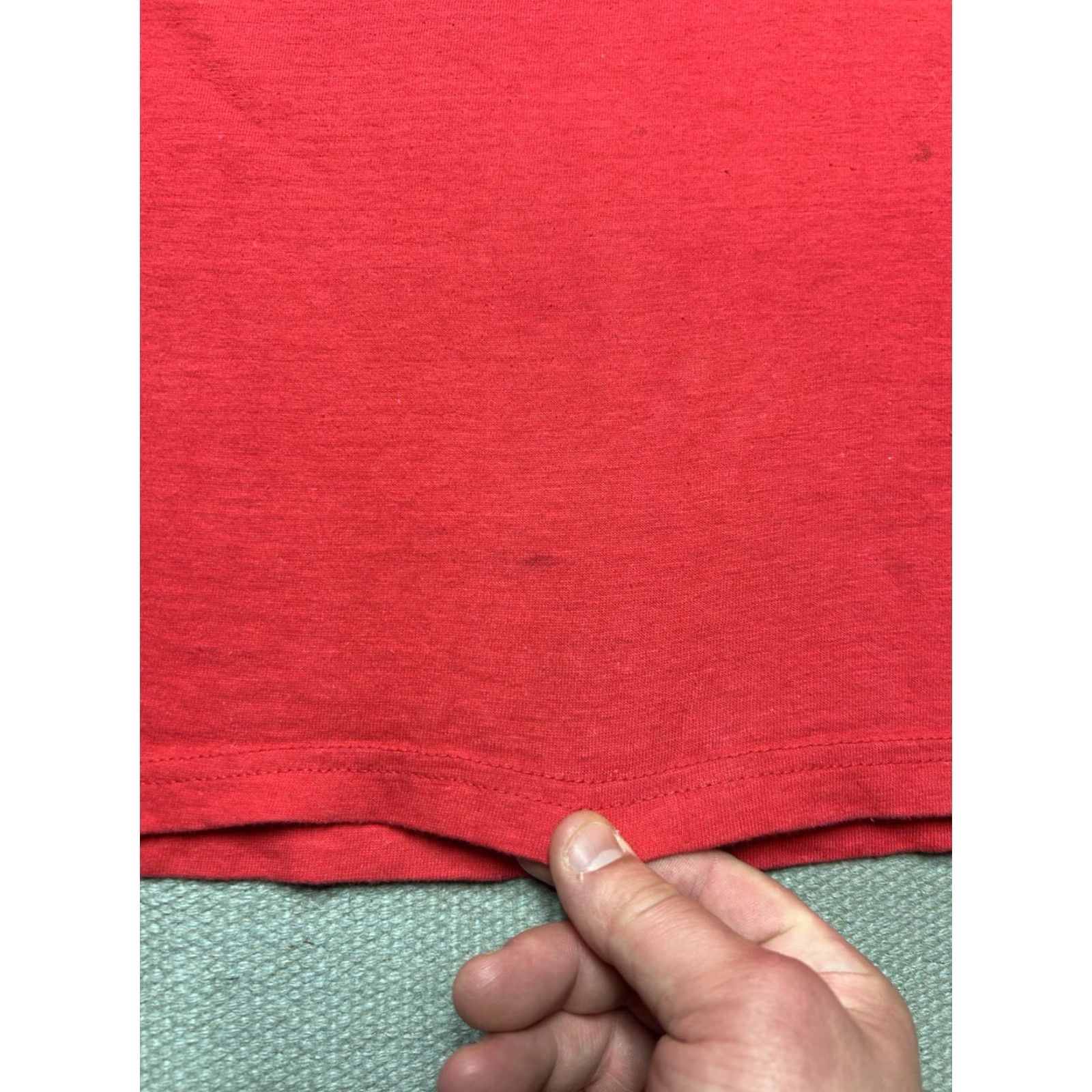 Vintage VINTAGE 90s Looney Tunes Christmas T-Shirt Men 2XL Red Graphic Distressed Bugs XXL Size US XXL / EU 58 / 5 - 3 Thumbnail