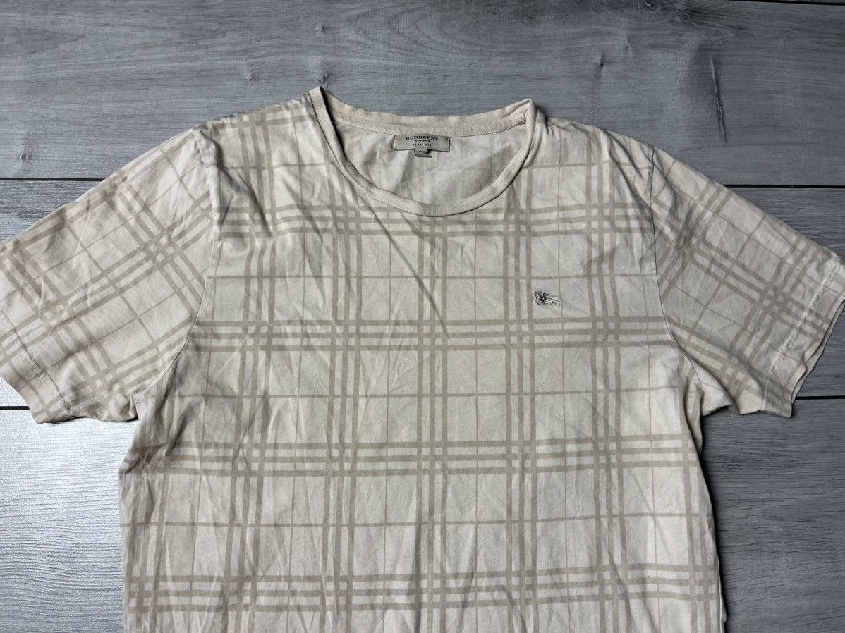 Burberry Burberry London Tshirt nova check size Medium Size US M / EU 48-50 / 2 - 3 Thumbnail
