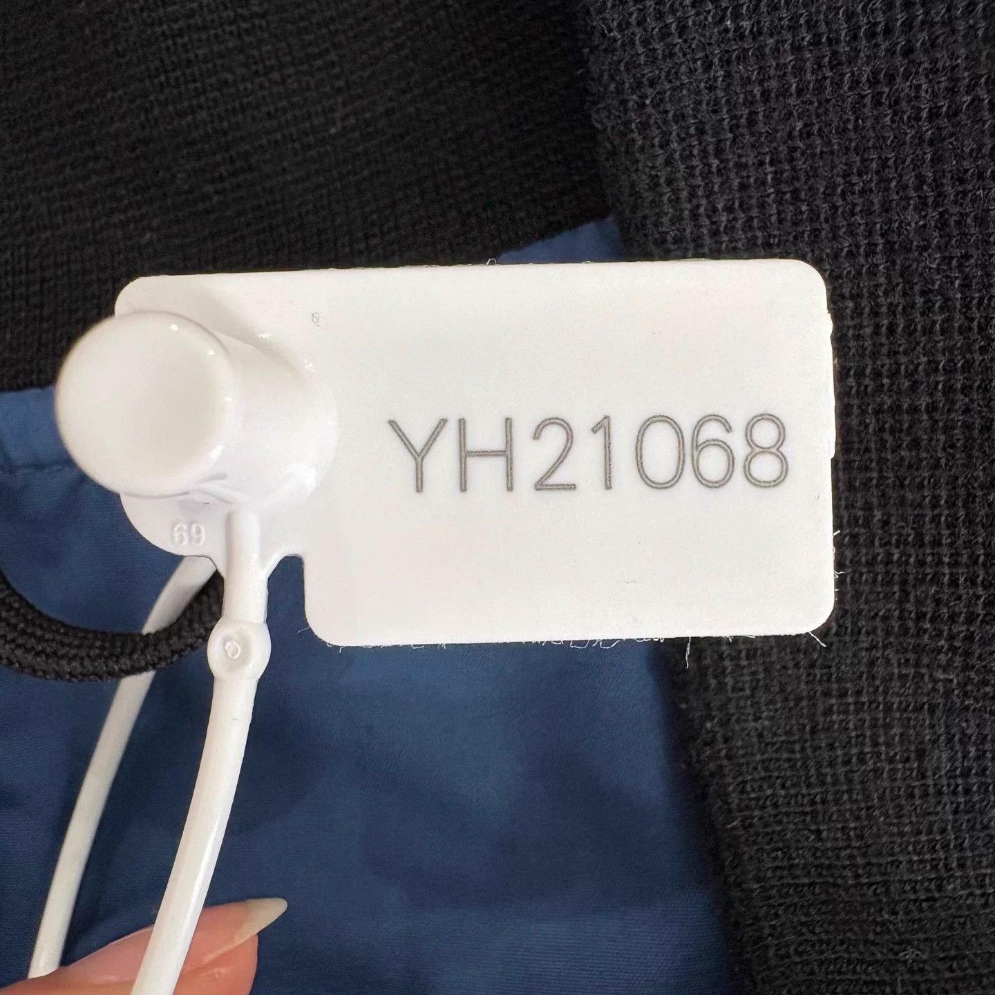 Canada Goose Canada Goose blue logo casual jacket size L Size US L / EU 52-54 / 3 - 7 Thumbnail