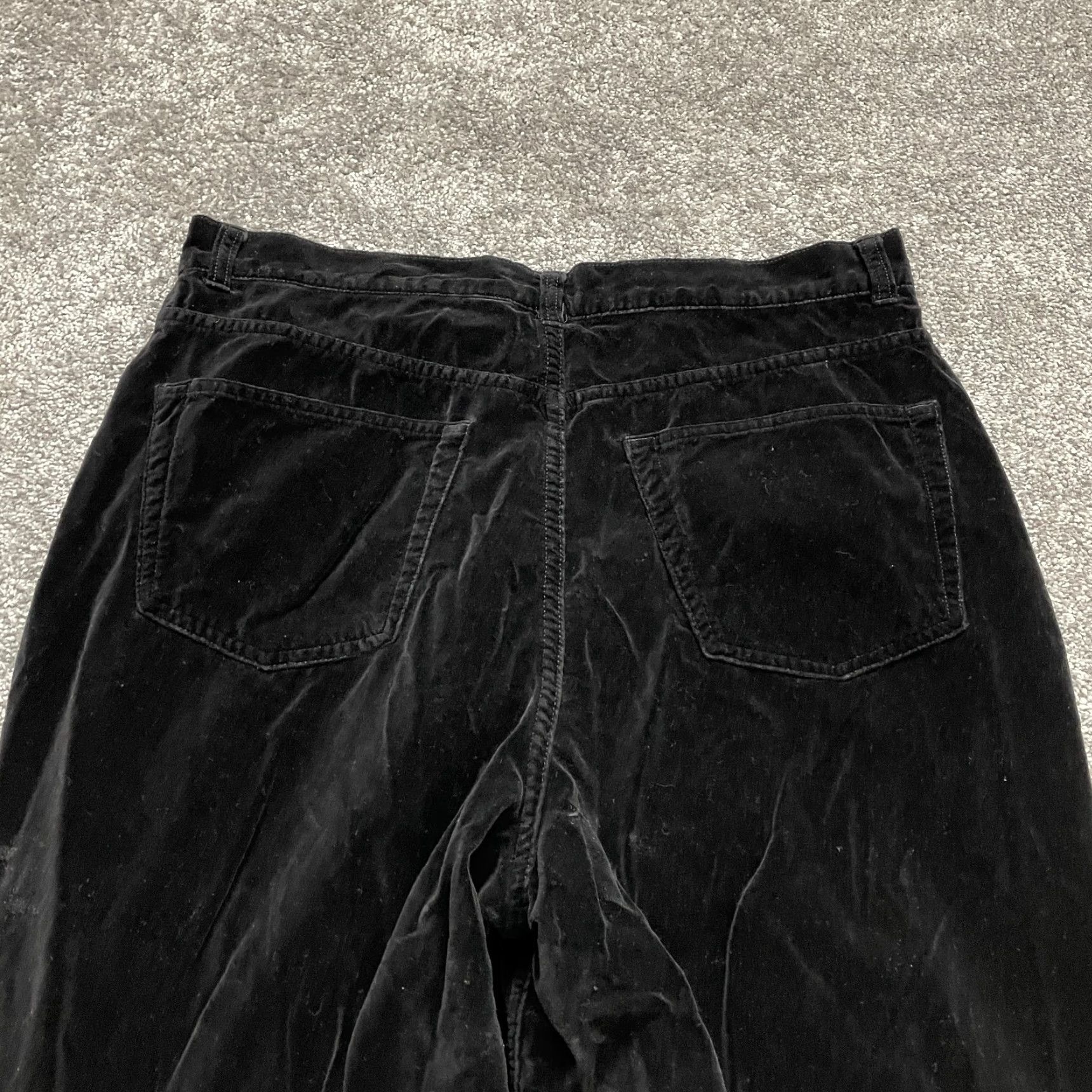 Old Navy Old Navy Pants Women 16 Velvet High Rise Straight Leg Black Solid 28.5 Inseam Adult 16 Womens Velvety Comfort Casual 90s? (keep to 28.5 inseam) Size 38" / US 16 / IT 52 - 4 Thumbnail